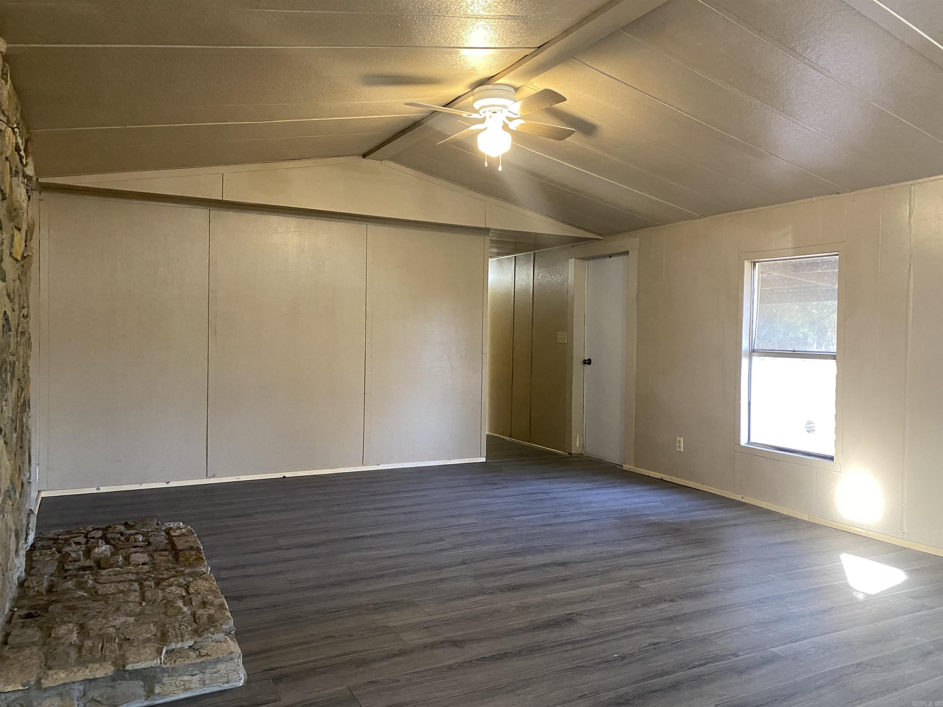 1597 W Highway B  De Queen, AR