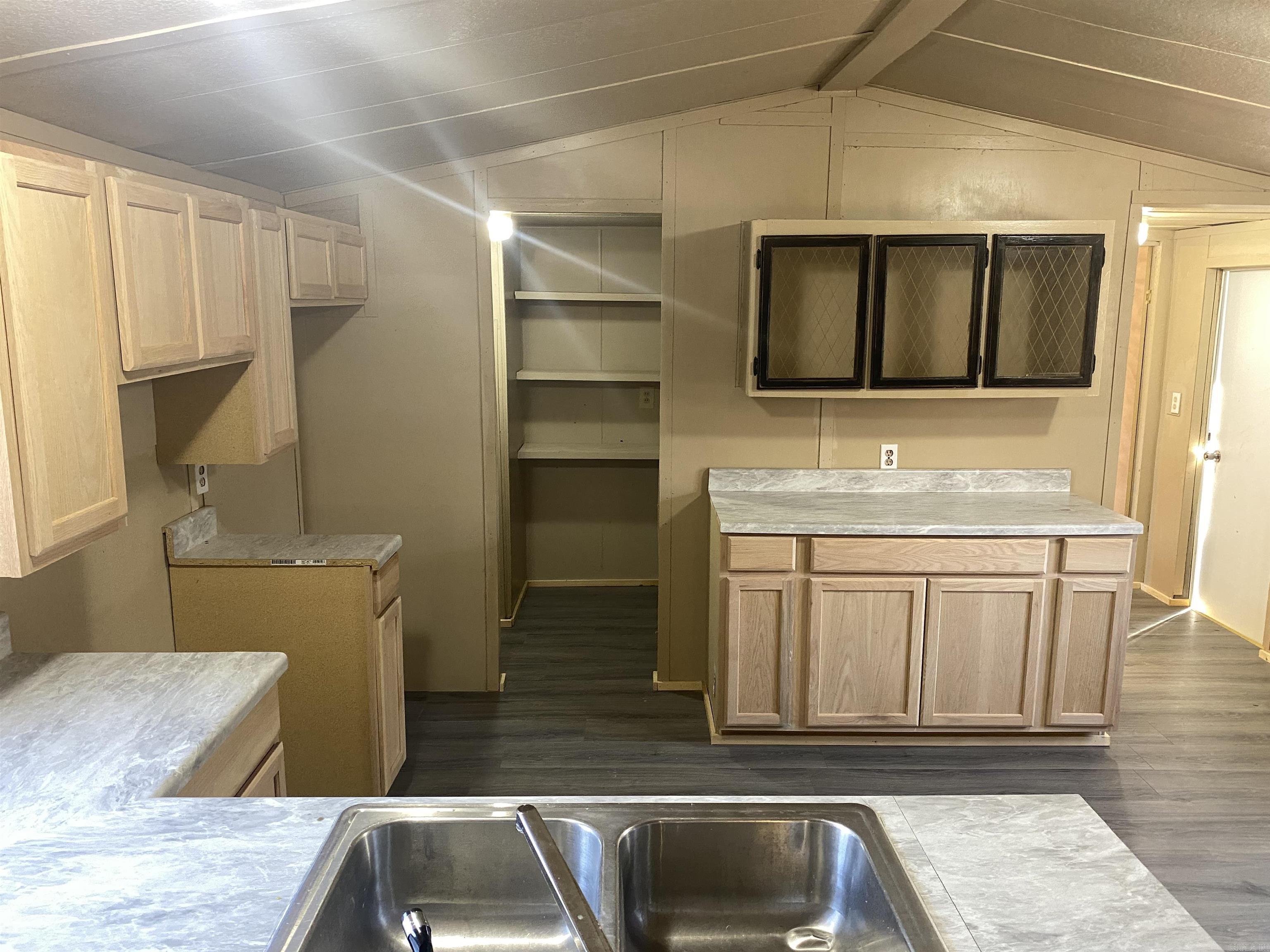 1597 W Highway B  De Queen, AR