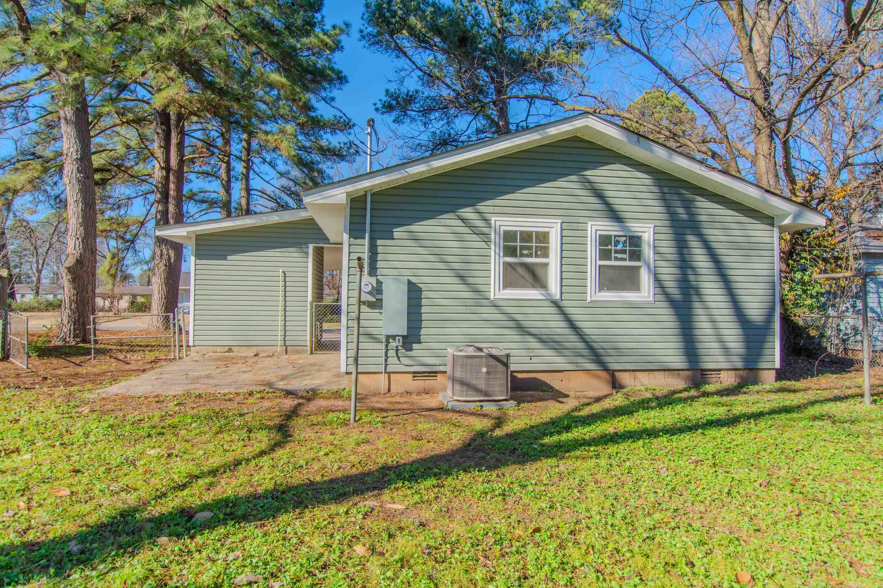936  Roseclair  North Little Rock, AR