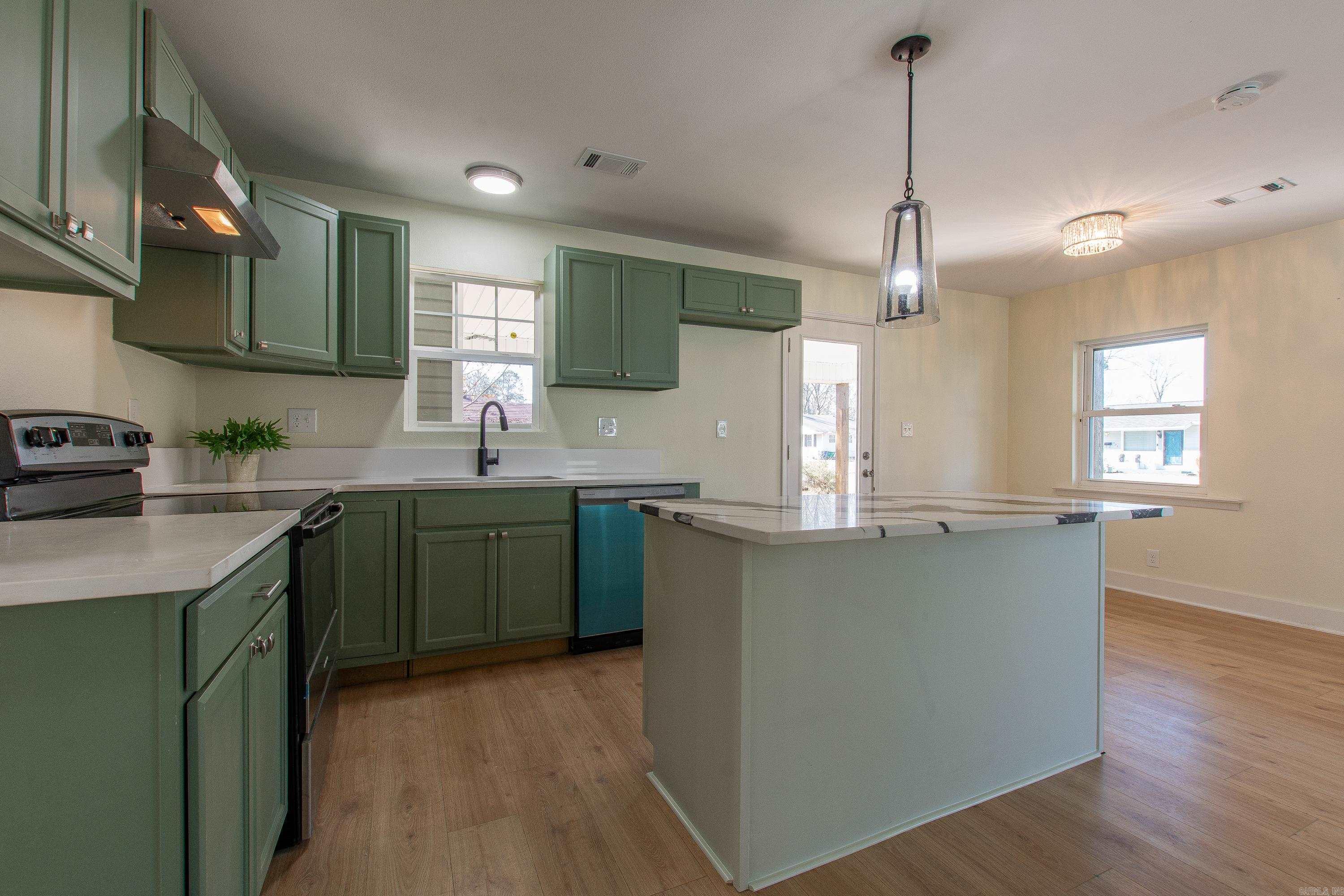 936  Roseclair  North Little Rock, AR