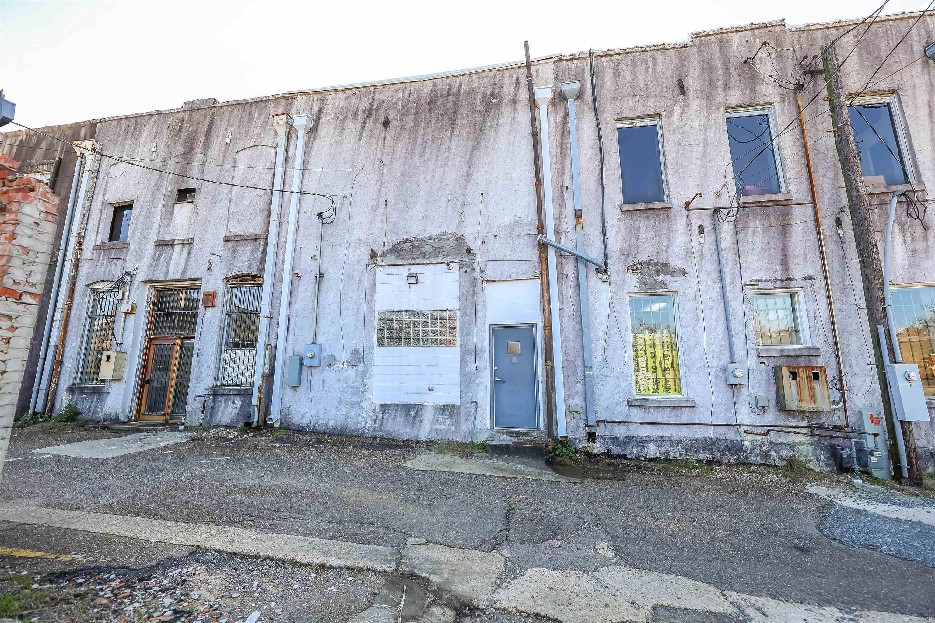 106 E Washington  Camden, AR