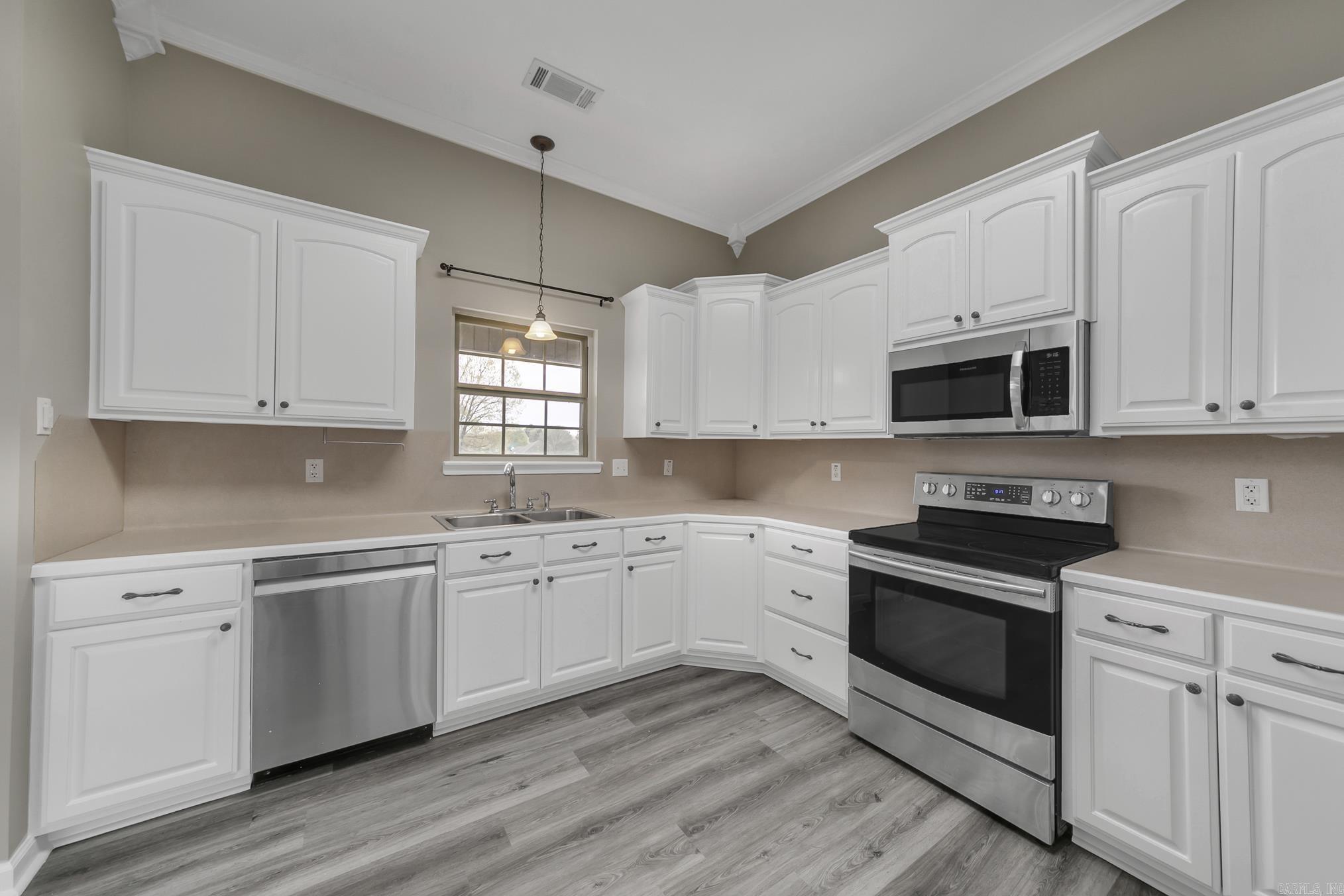 423  Sunset Country Ln  Lonoke, AR
