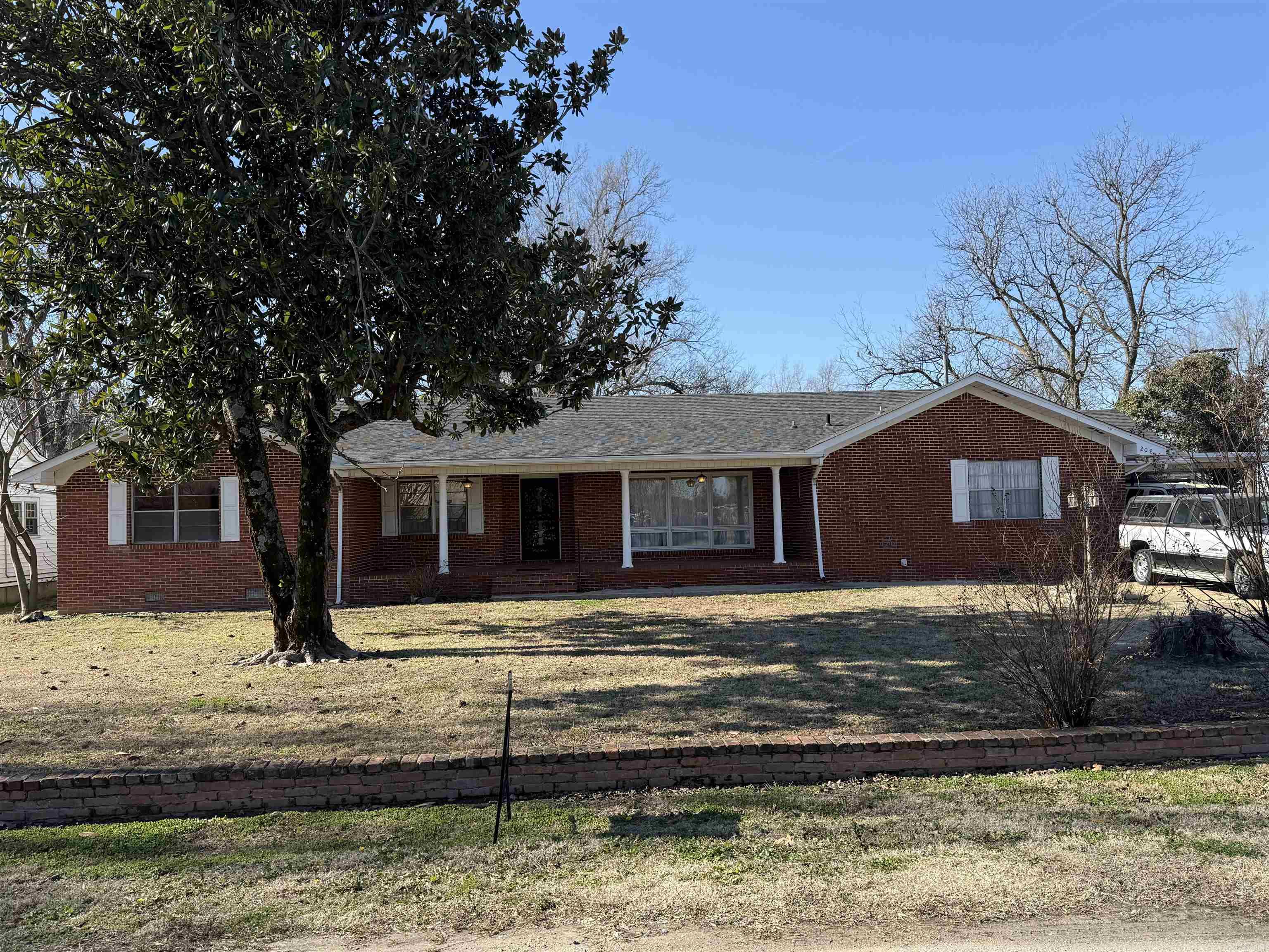 208  5Th St  Hughes, AR