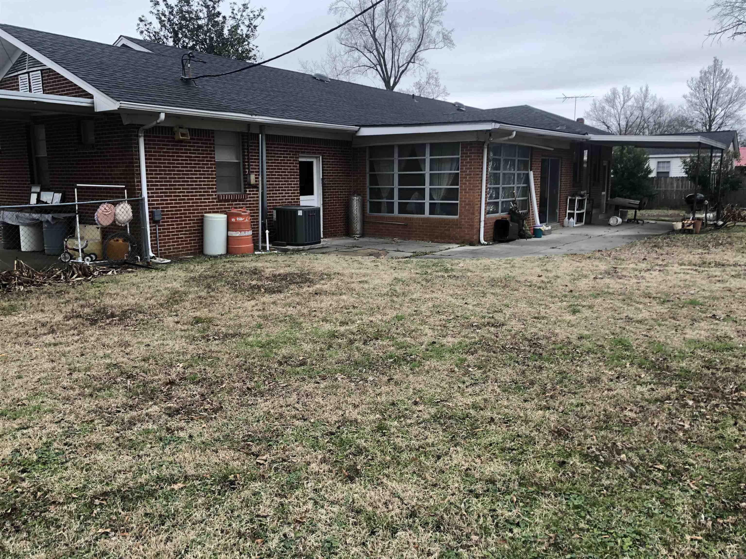 208  5Th St  Hughes, AR