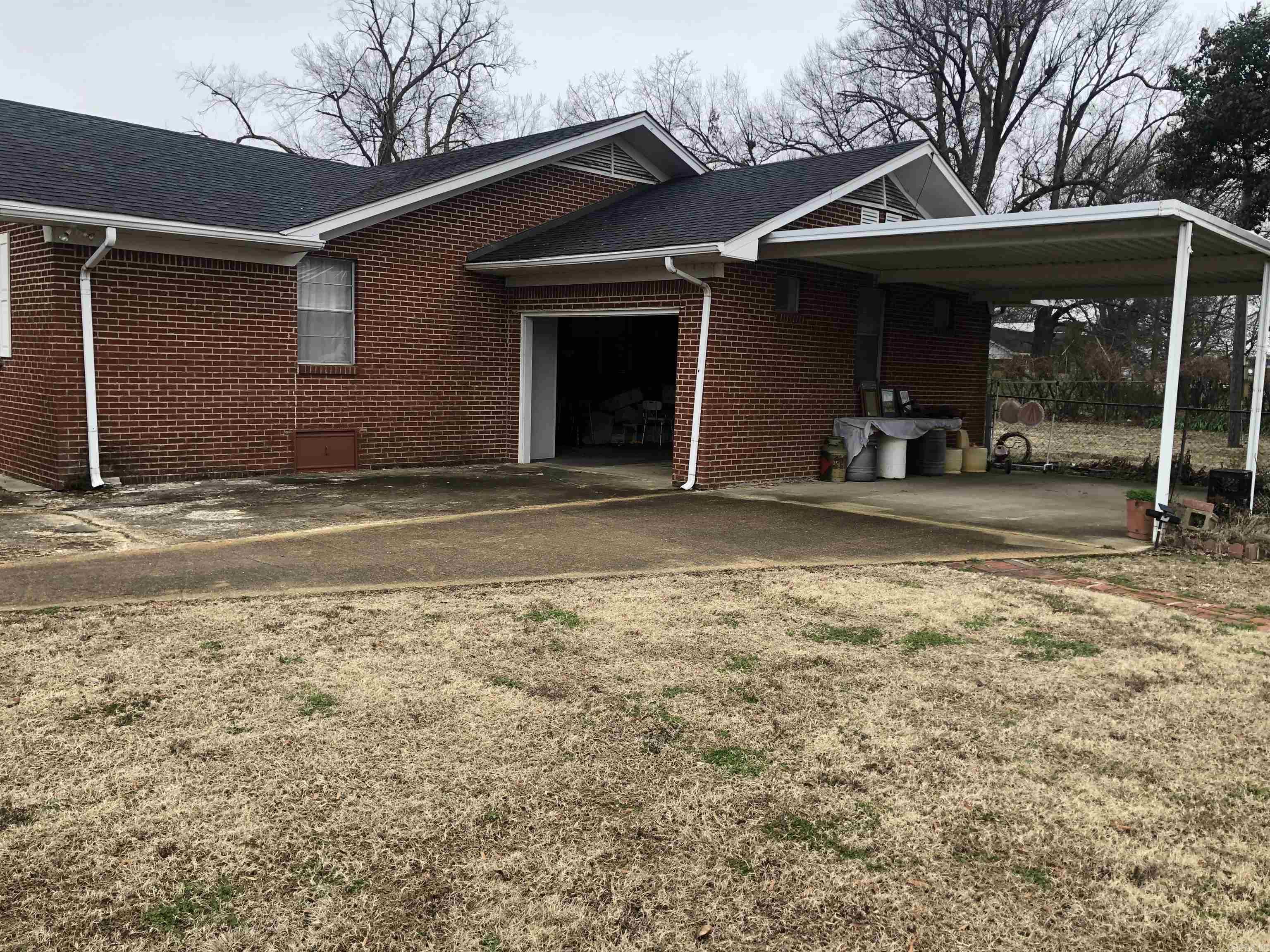 208  5Th St  Hughes, AR