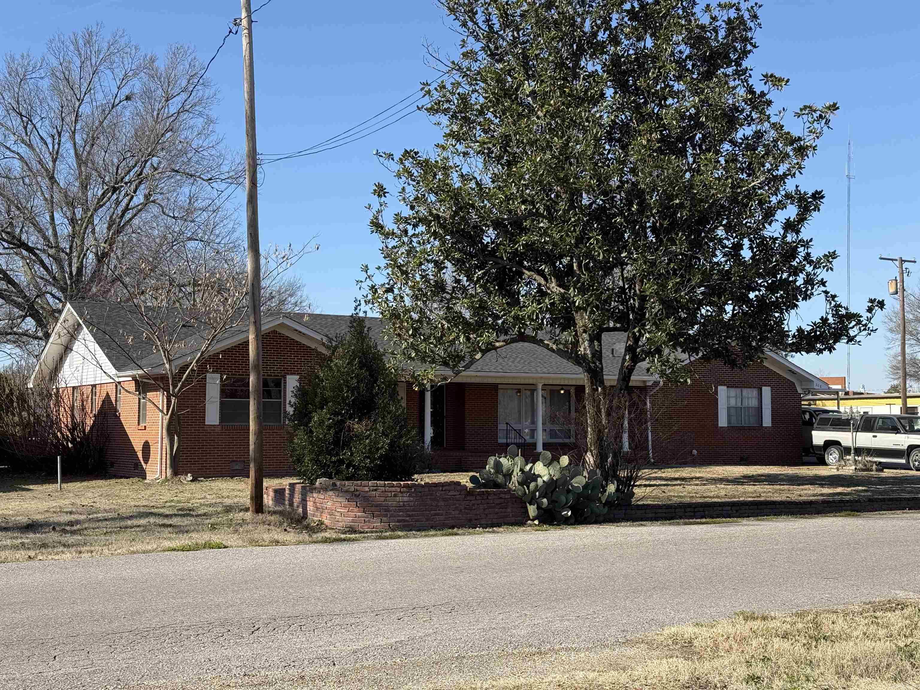 208  5Th St  Hughes, AR