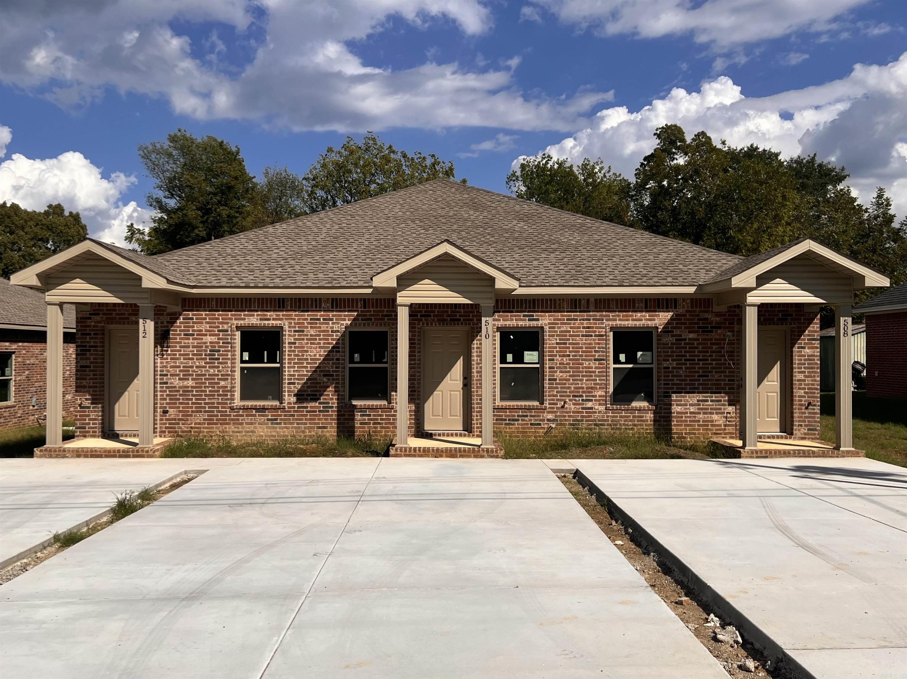 508 and 510 N Oak St  Searcy, AR