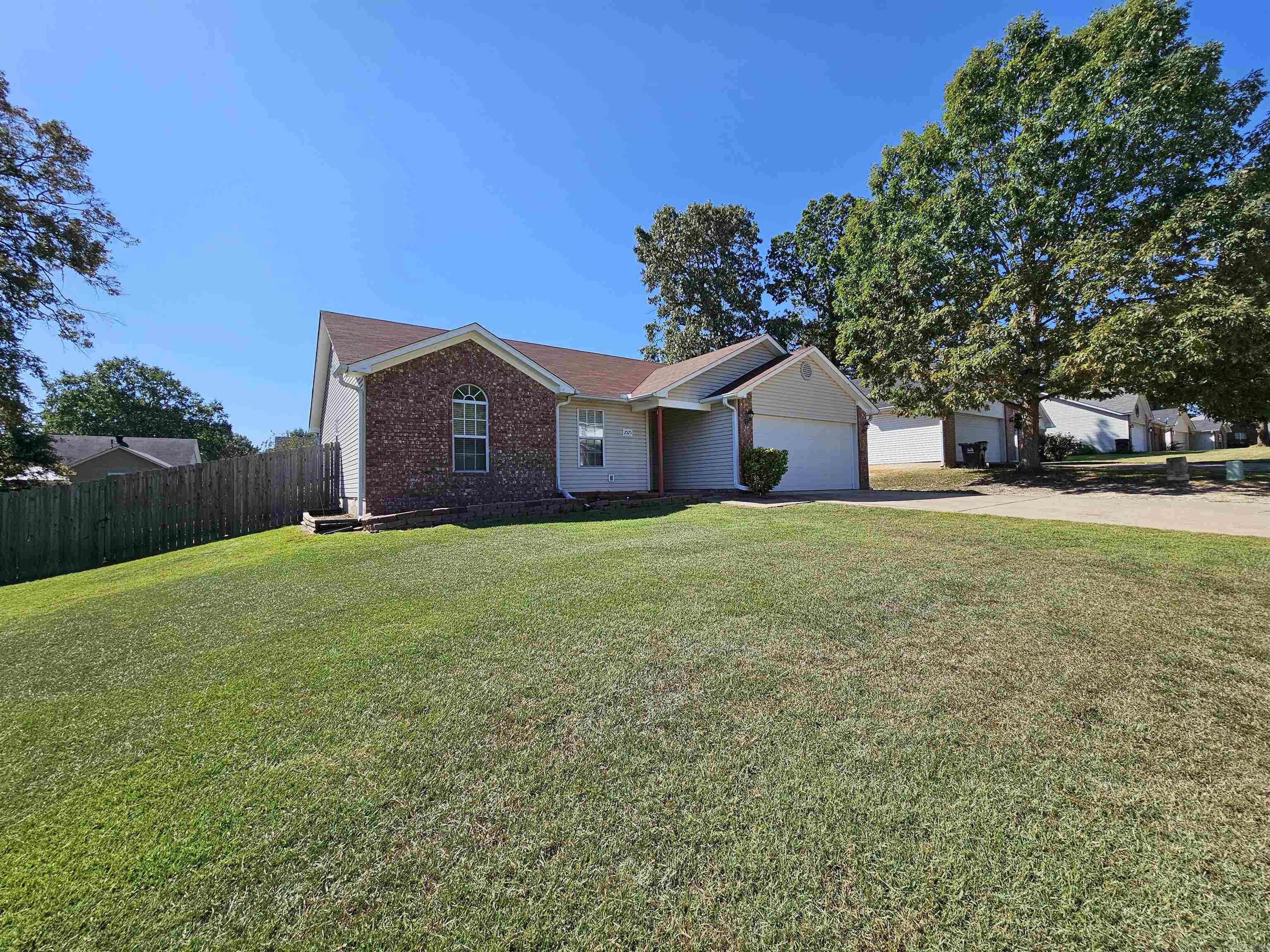 2525  Mount Vernon  Benton, AR