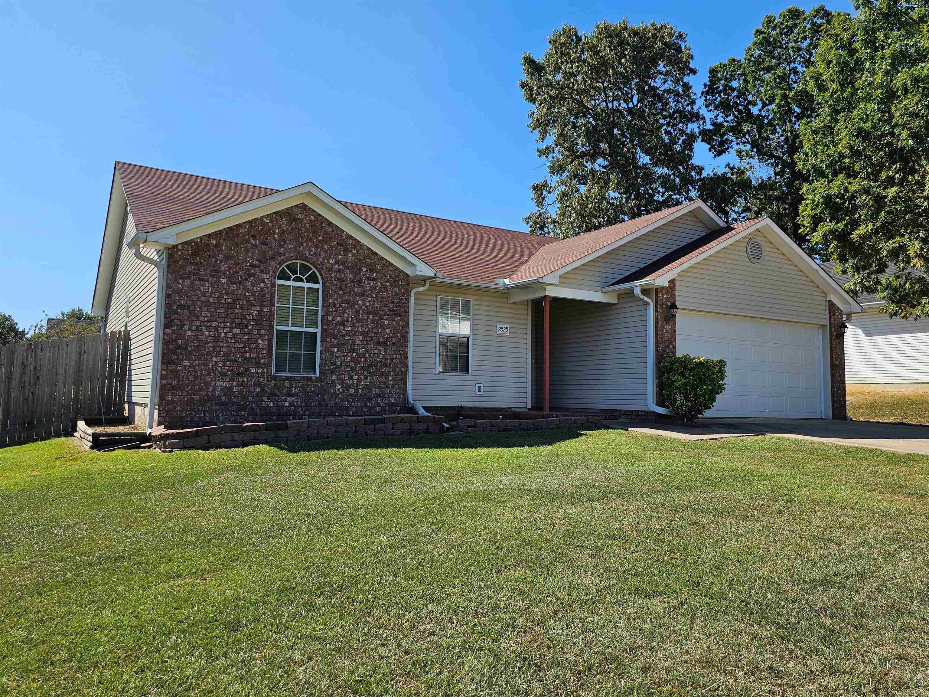 2525  Mount Vernon  Benton, AR