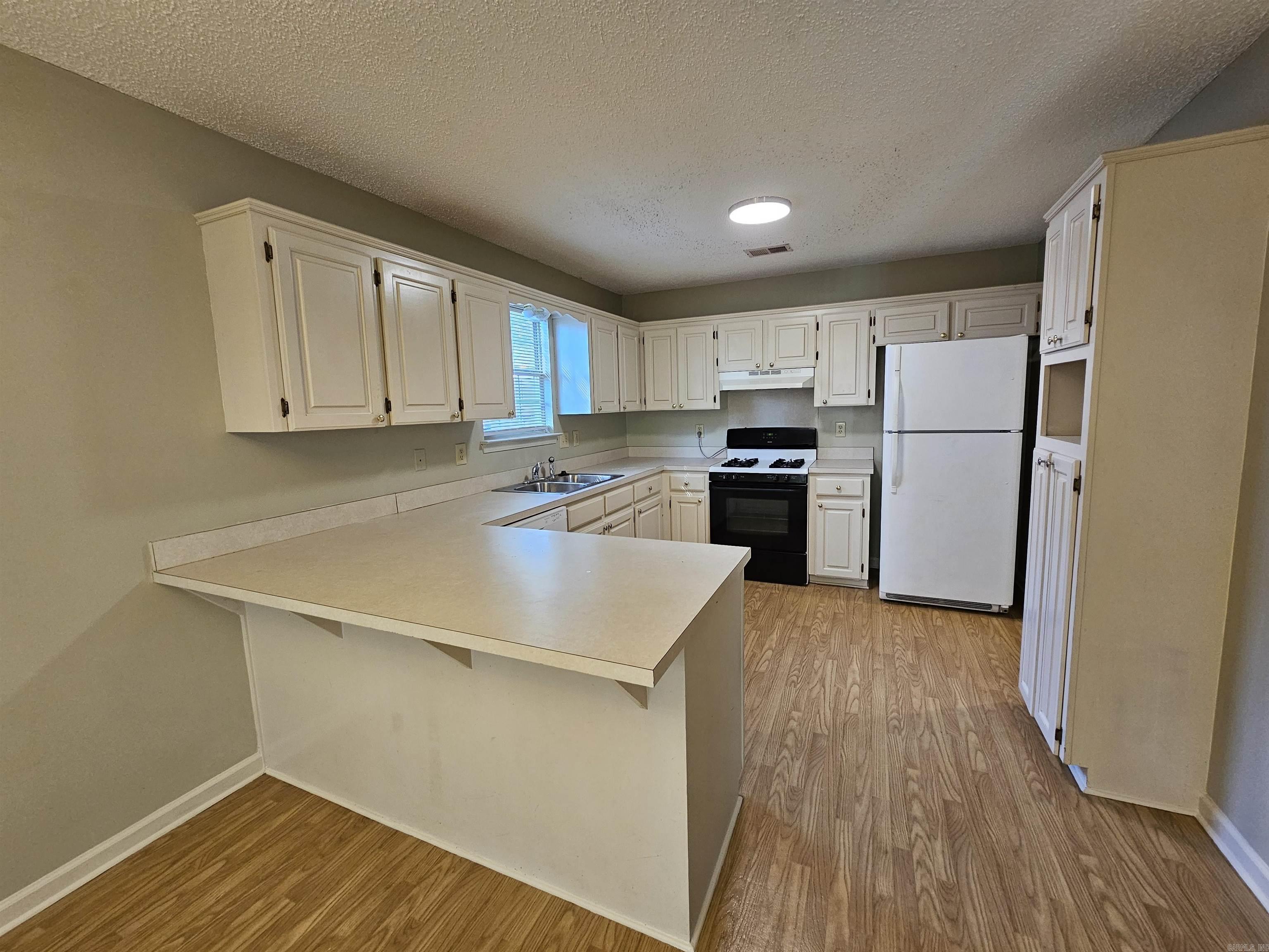 2525  Mount Vernon  Benton, AR