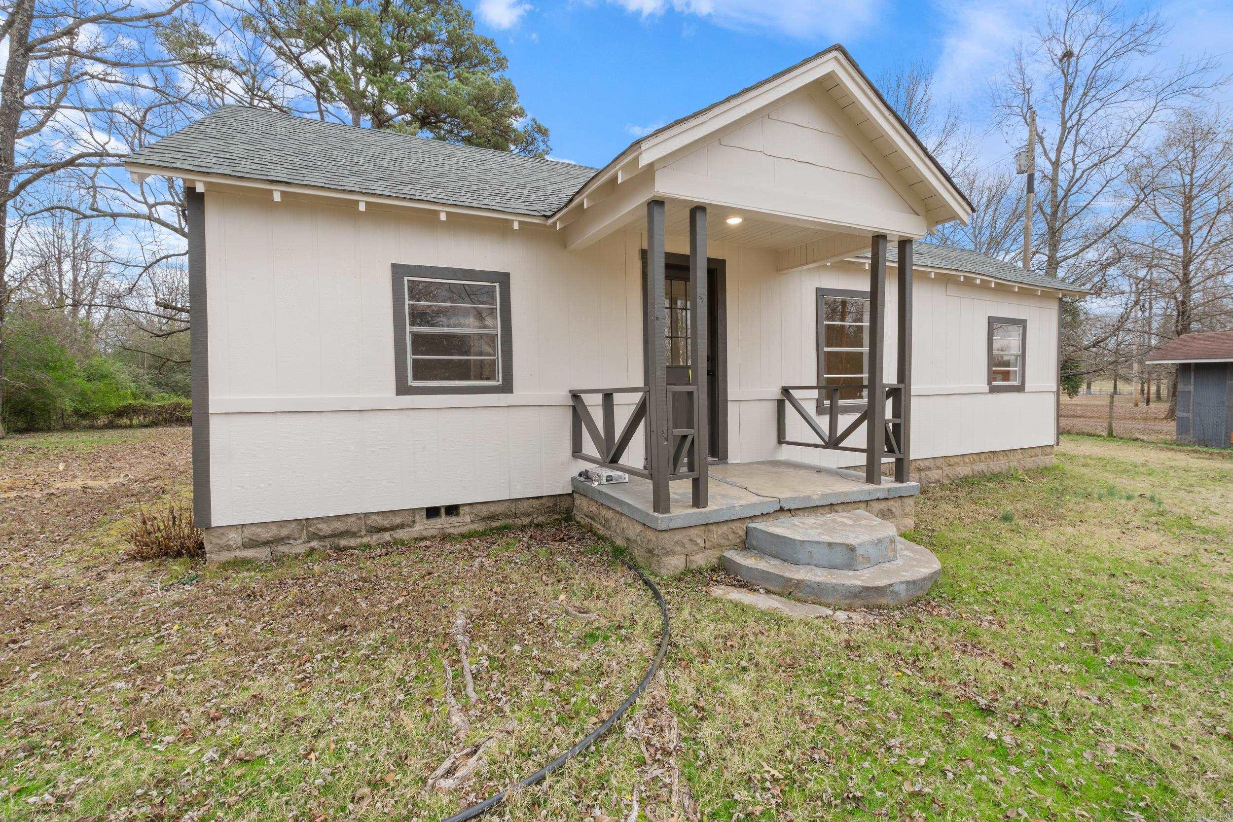 1746  Old Graphic  Mulberry, AR