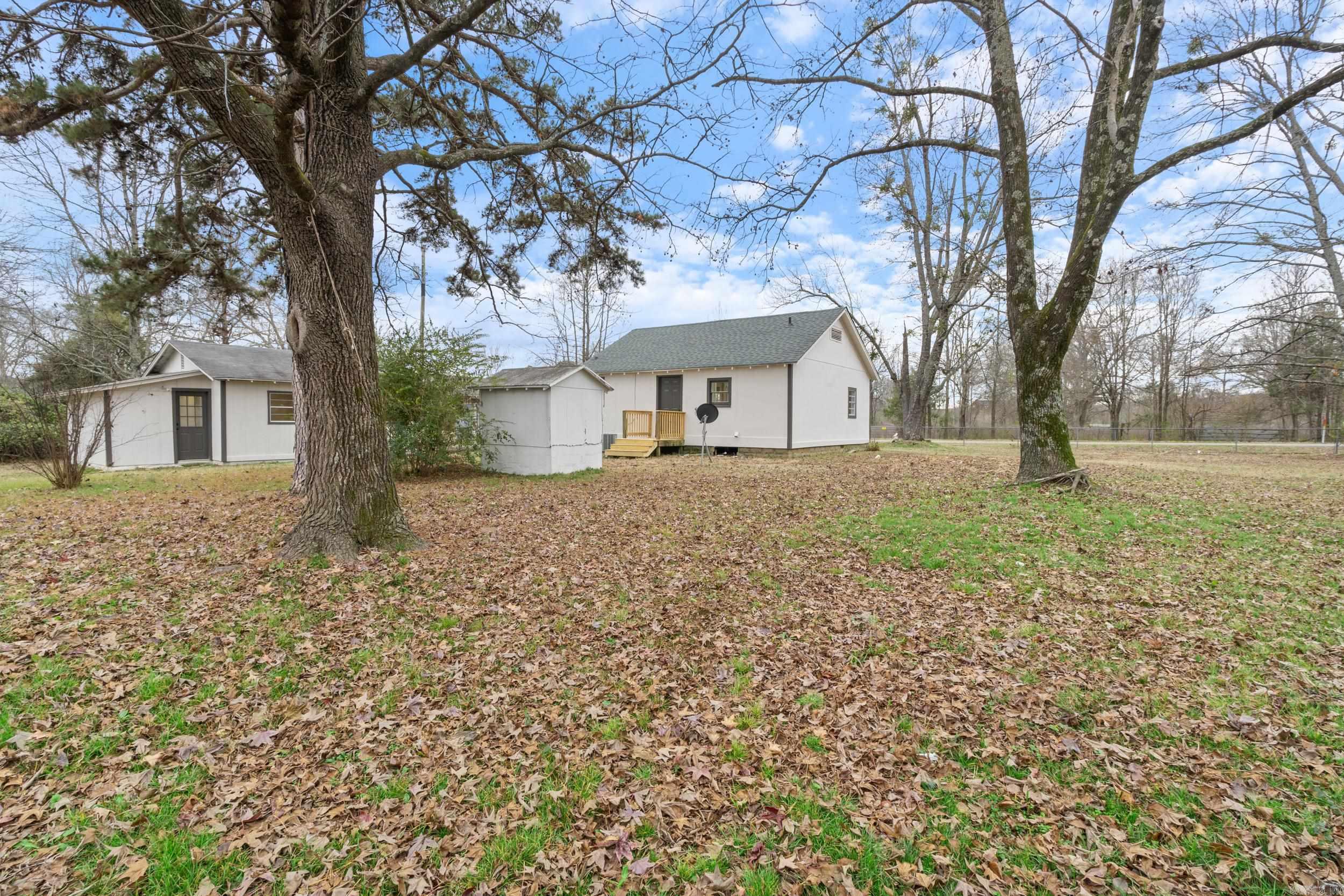 1746  Old Graphic  Mulberry, AR