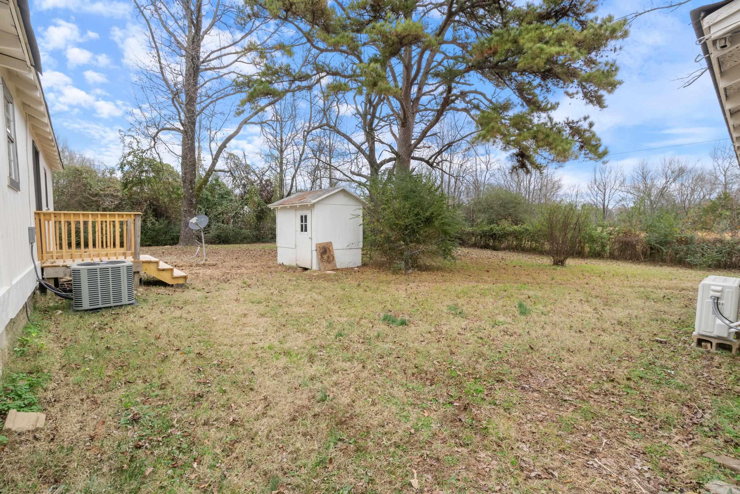 1746  Old Graphic  Mulberry, AR