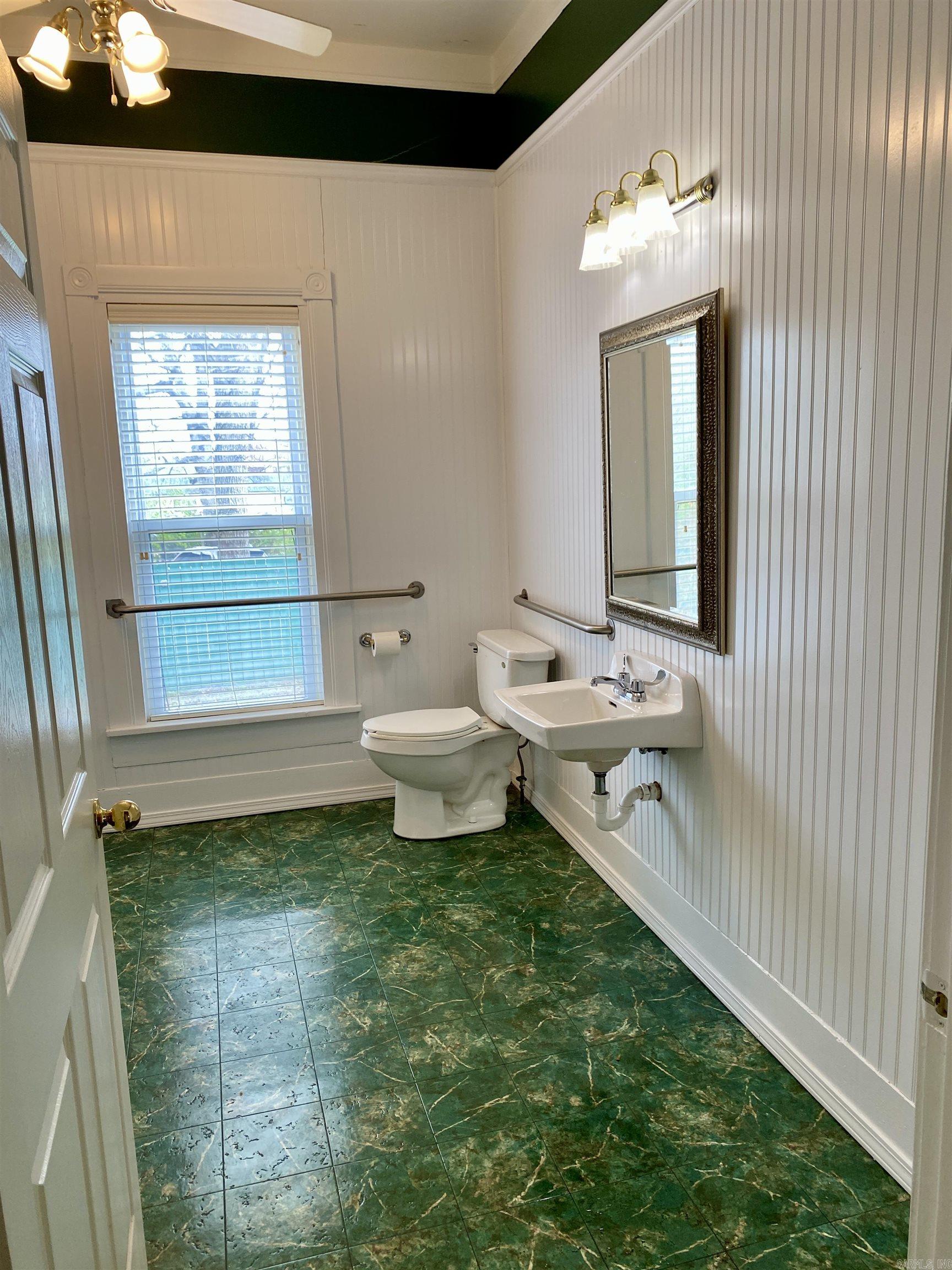 1301 W Main Street  Clarksville, AR