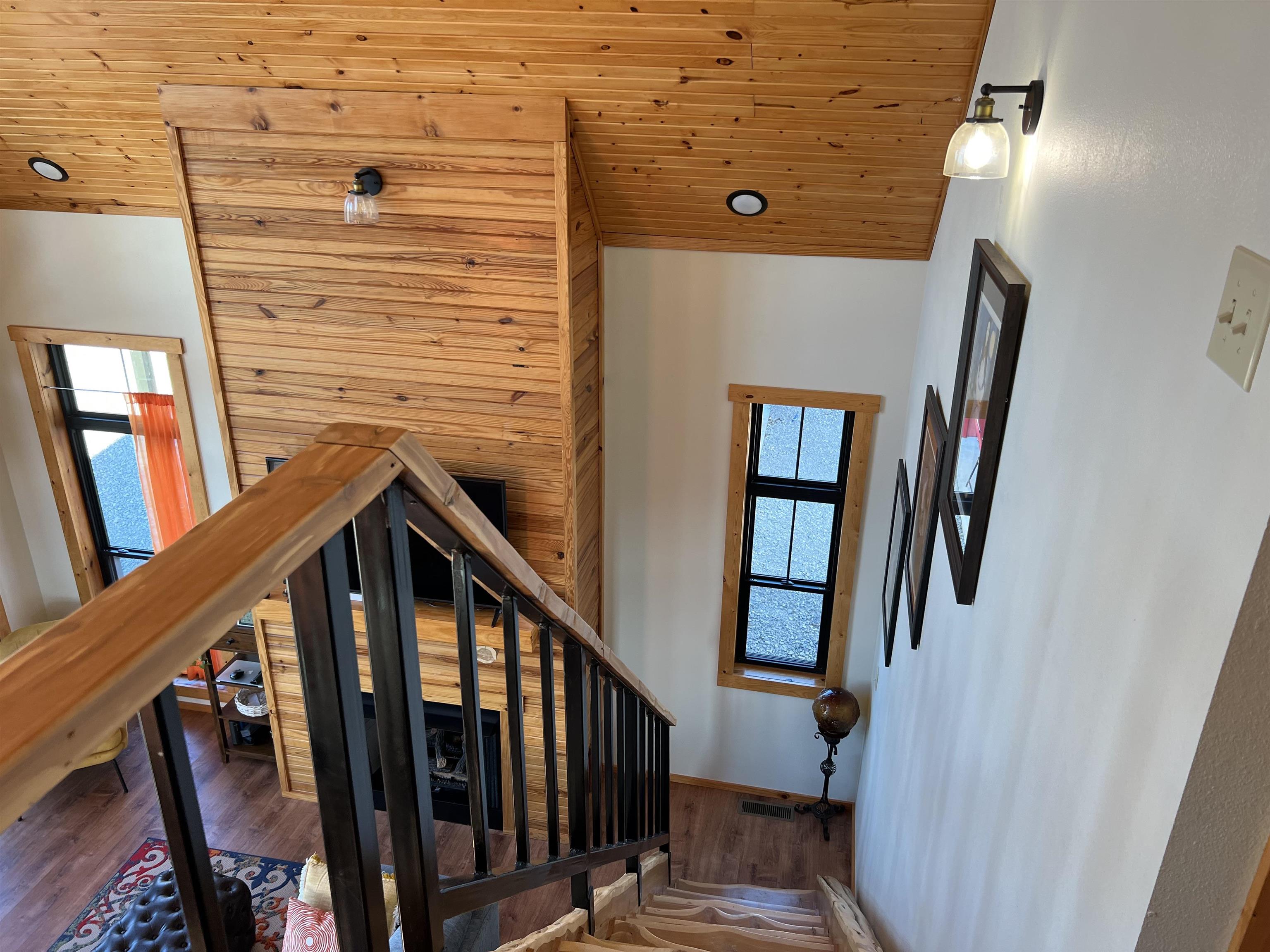 60  Hilltop Lane  Mount Pleasant, AR