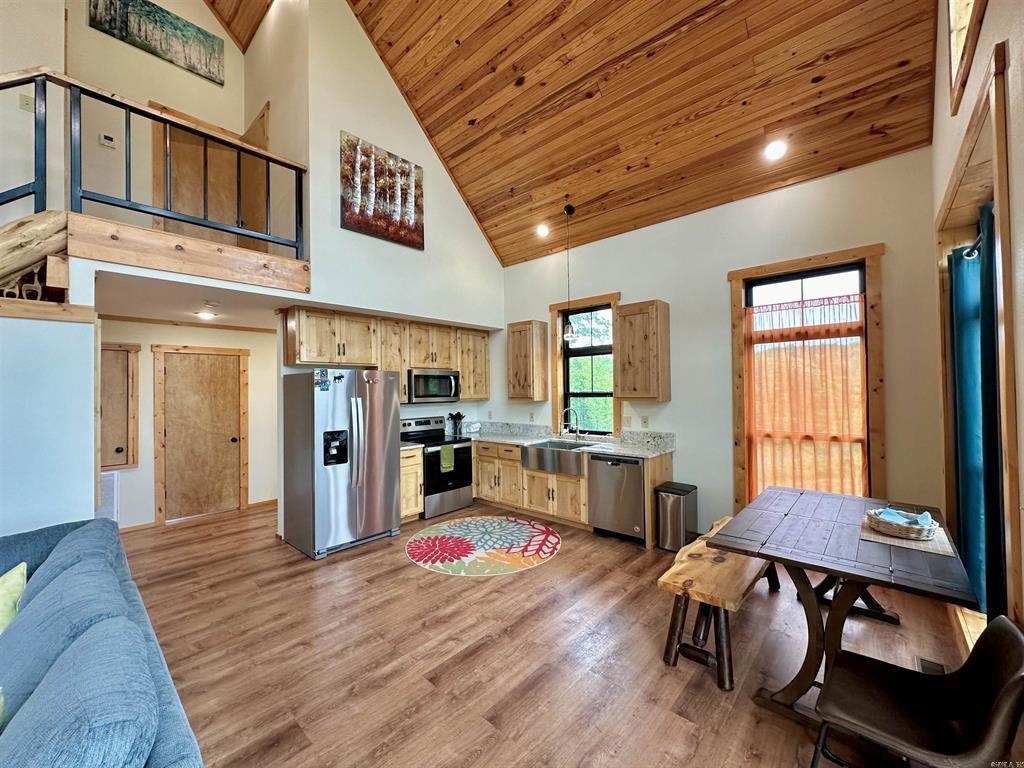 60  Hilltop Lane  Mount Pleasant, AR
