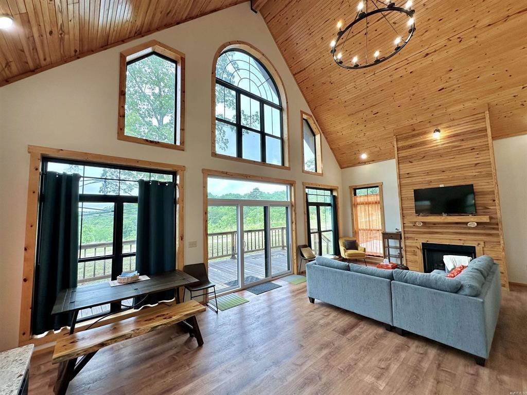 60  Hilltop Lane  Mount Pleasant, AR