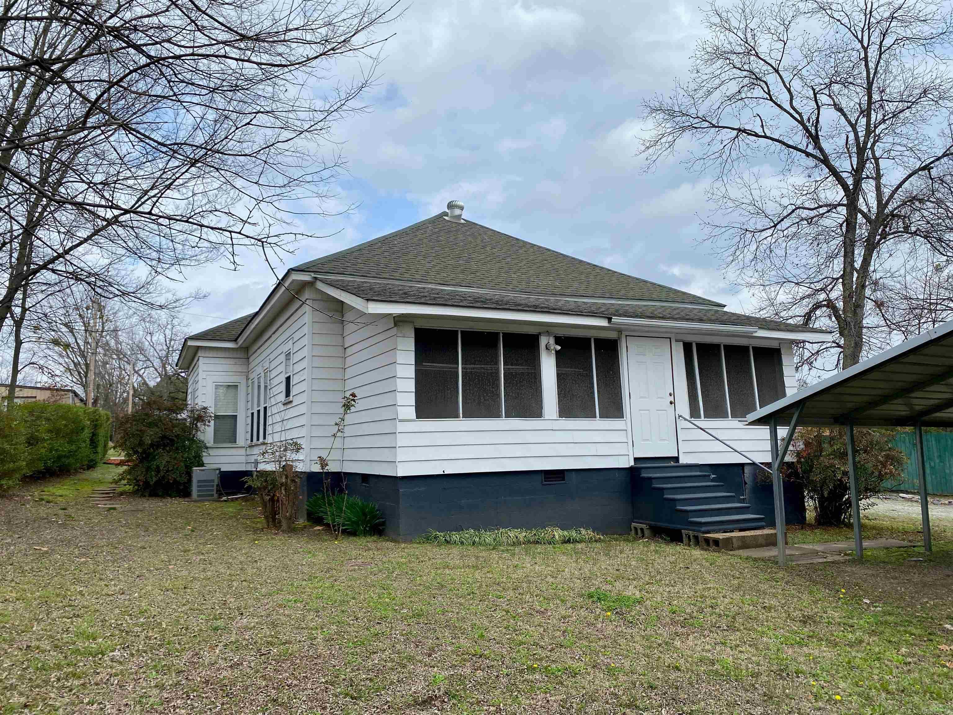 1301 W Main Street  Clarksville, AR