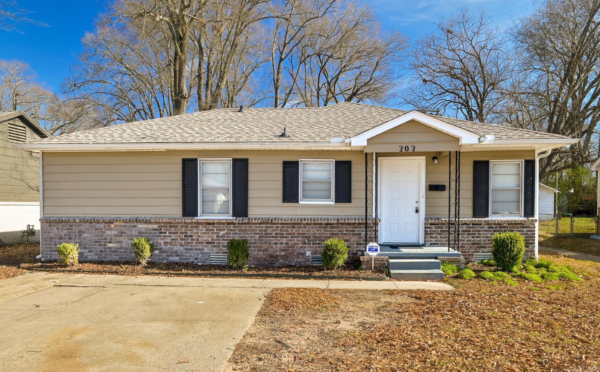 303  Bass  Benton, AR