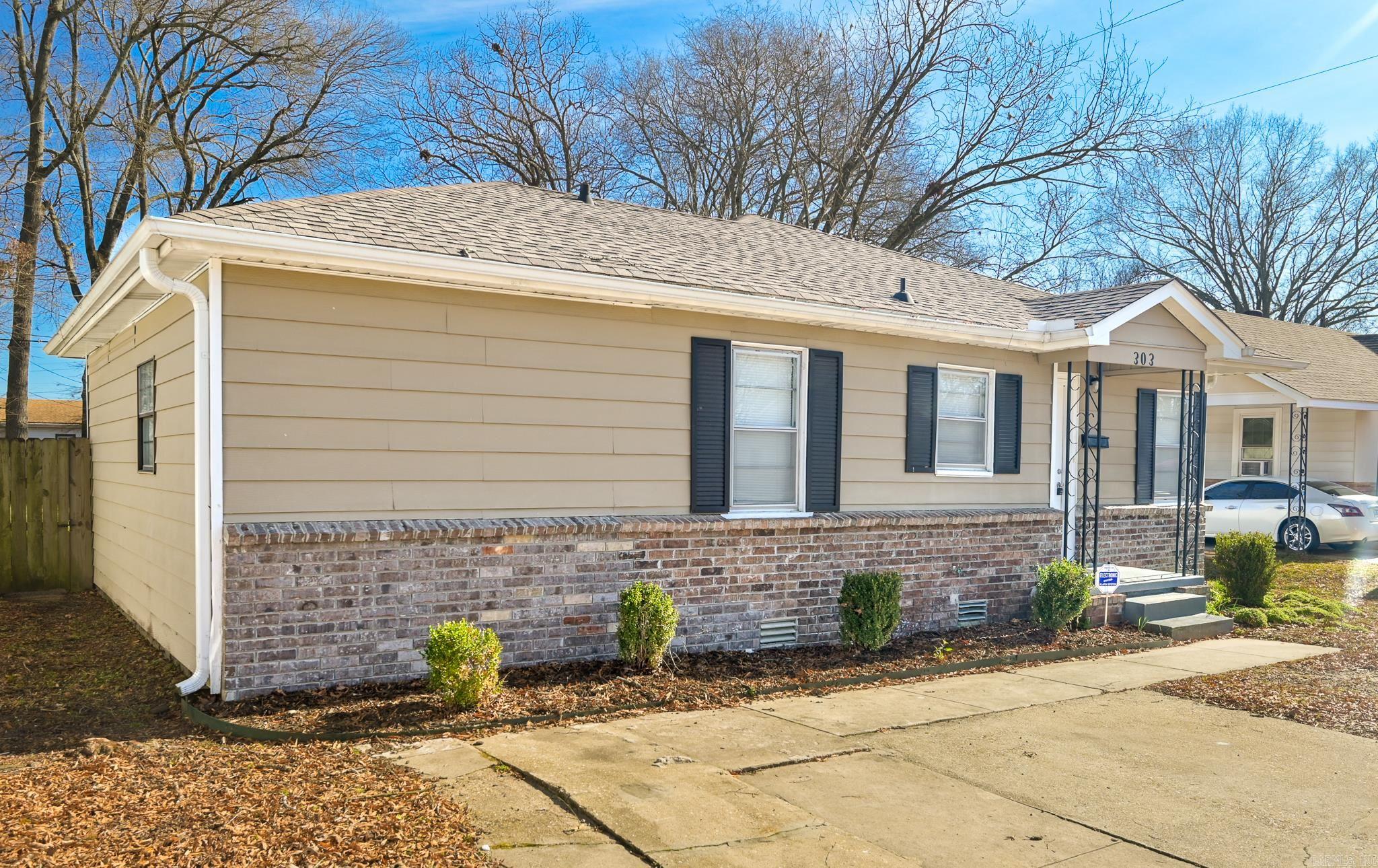 303  Bass  Benton, AR