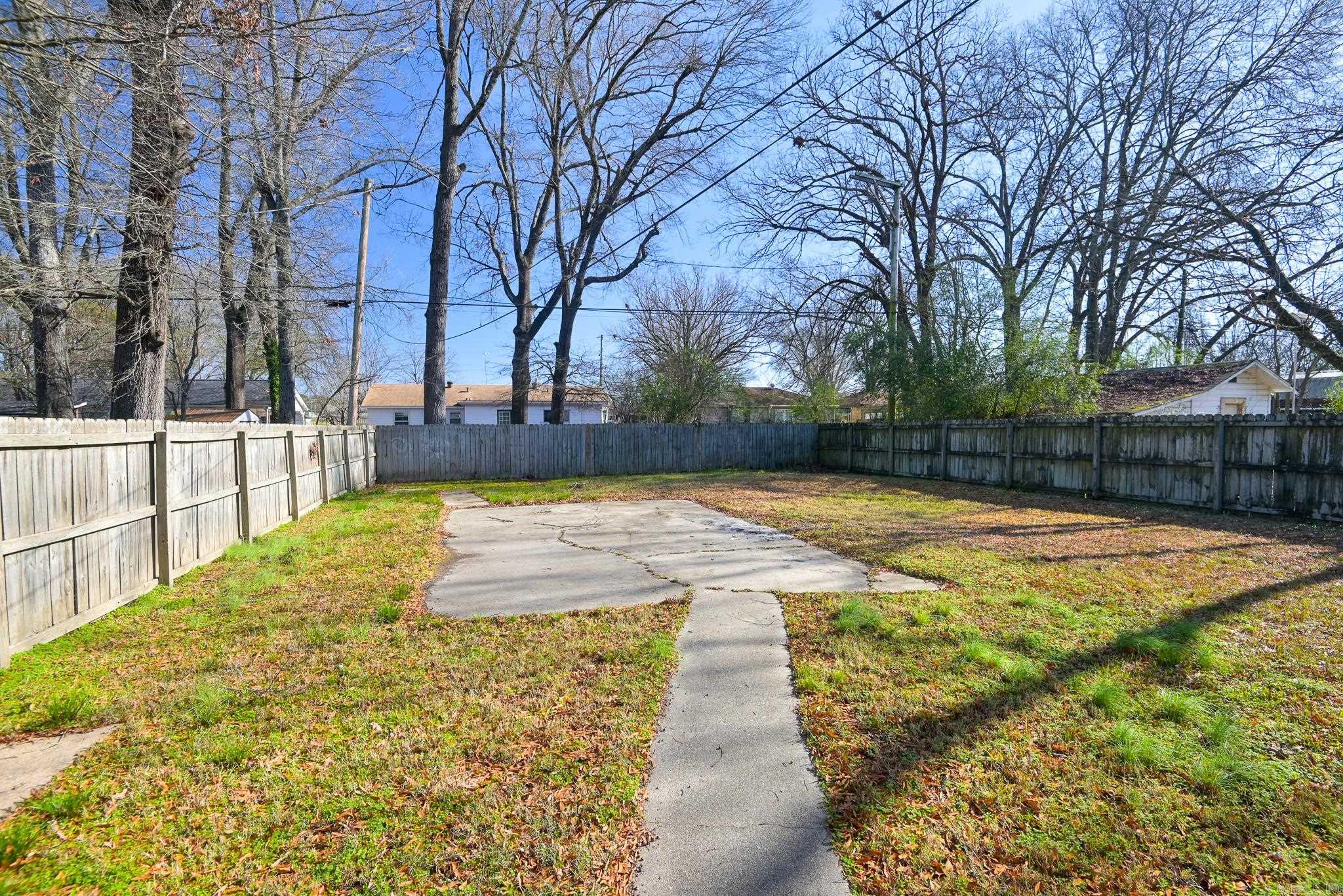 303  Bass  Benton, AR