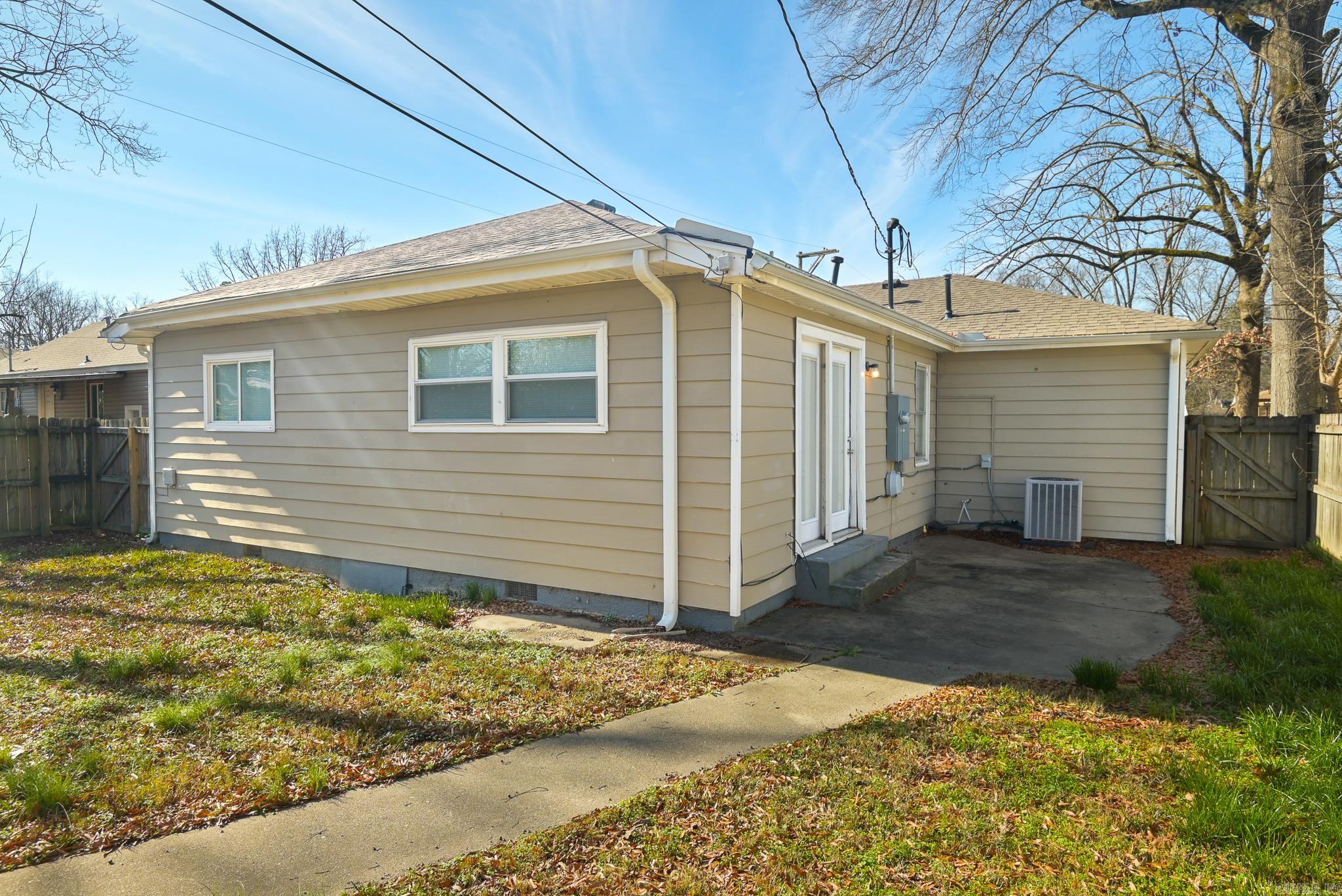 303  Bass  Benton, AR