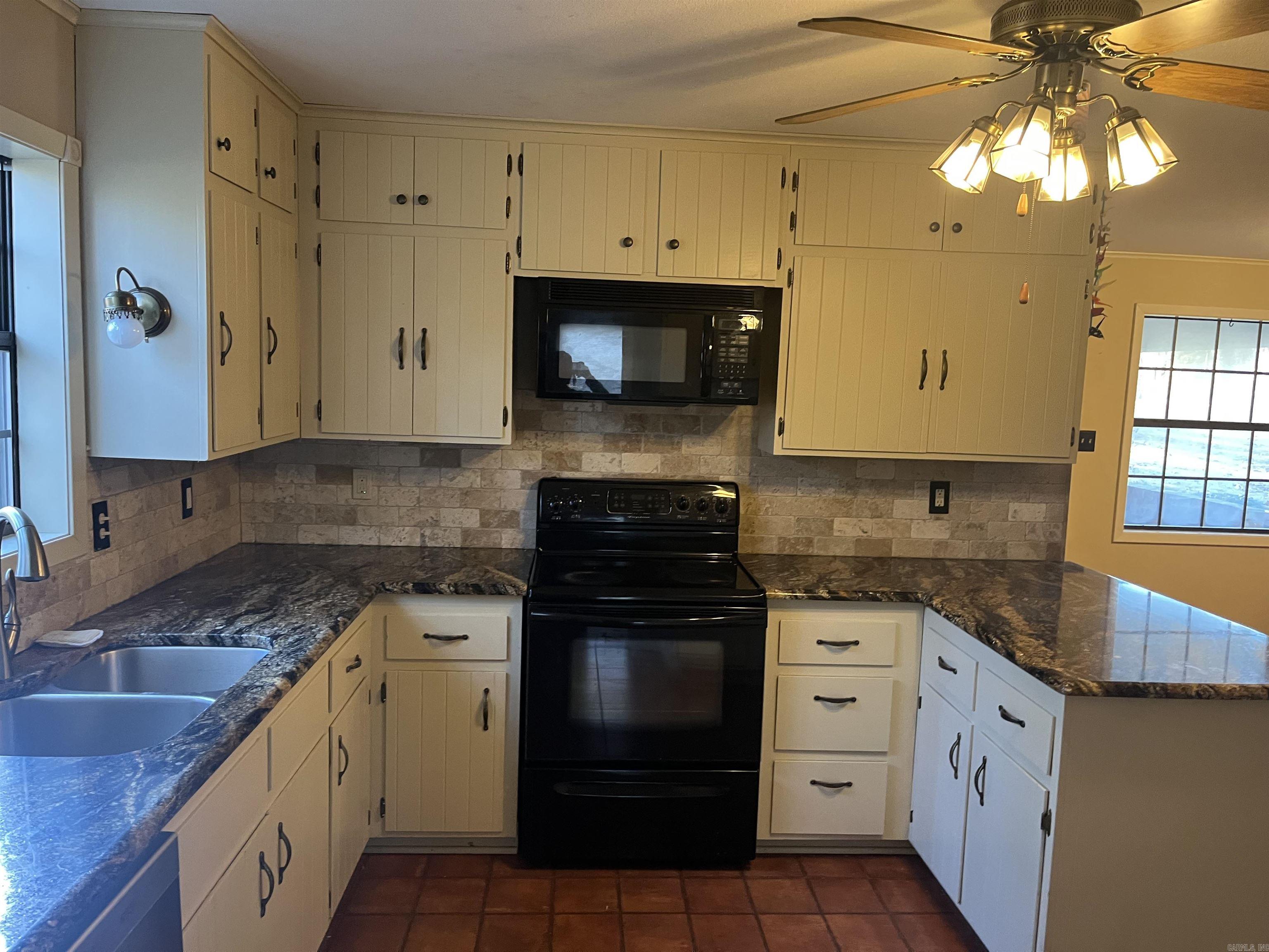 226  Hawthorne  Monticello, AR