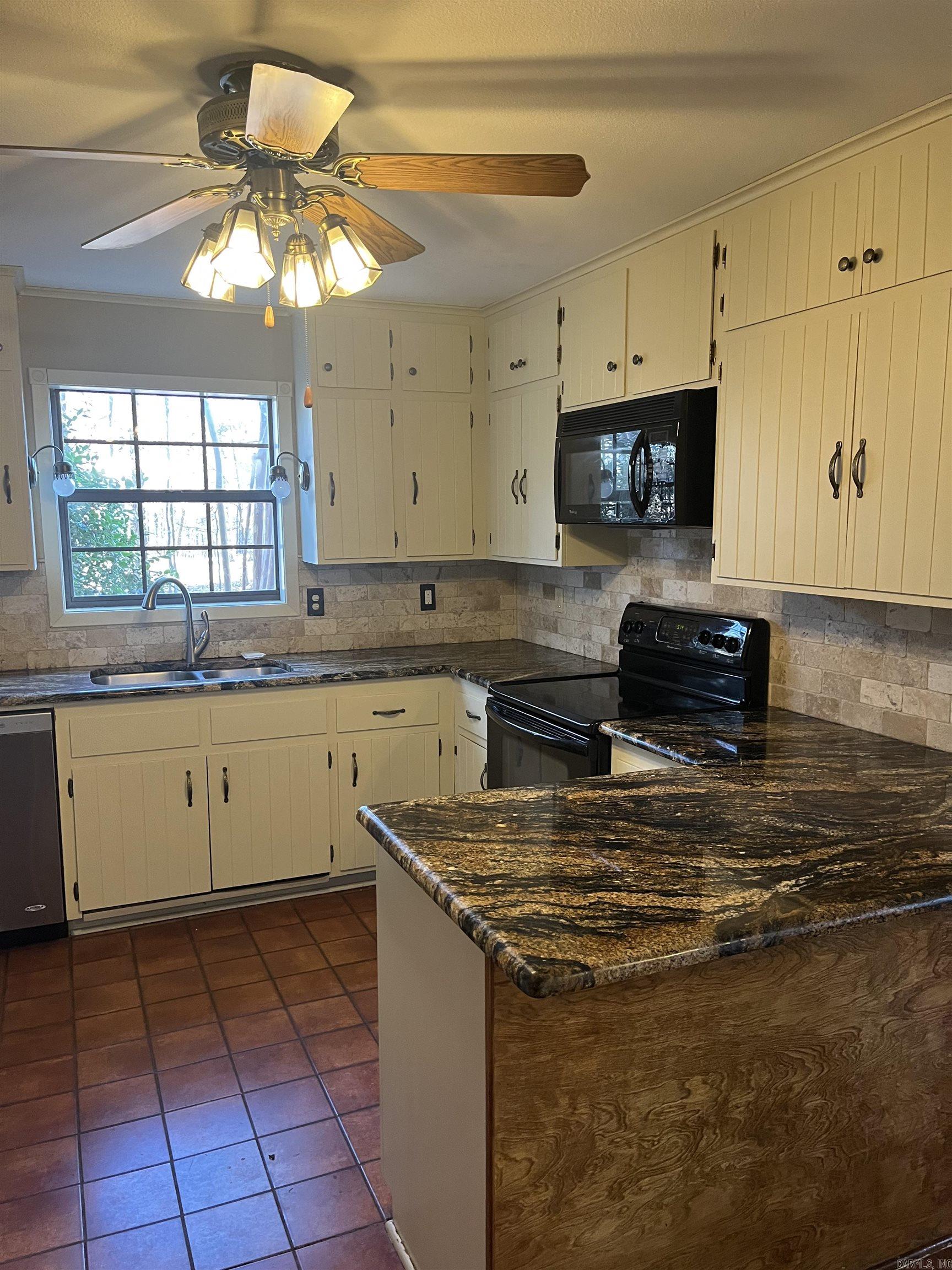 226  Hawthorne  Monticello, AR