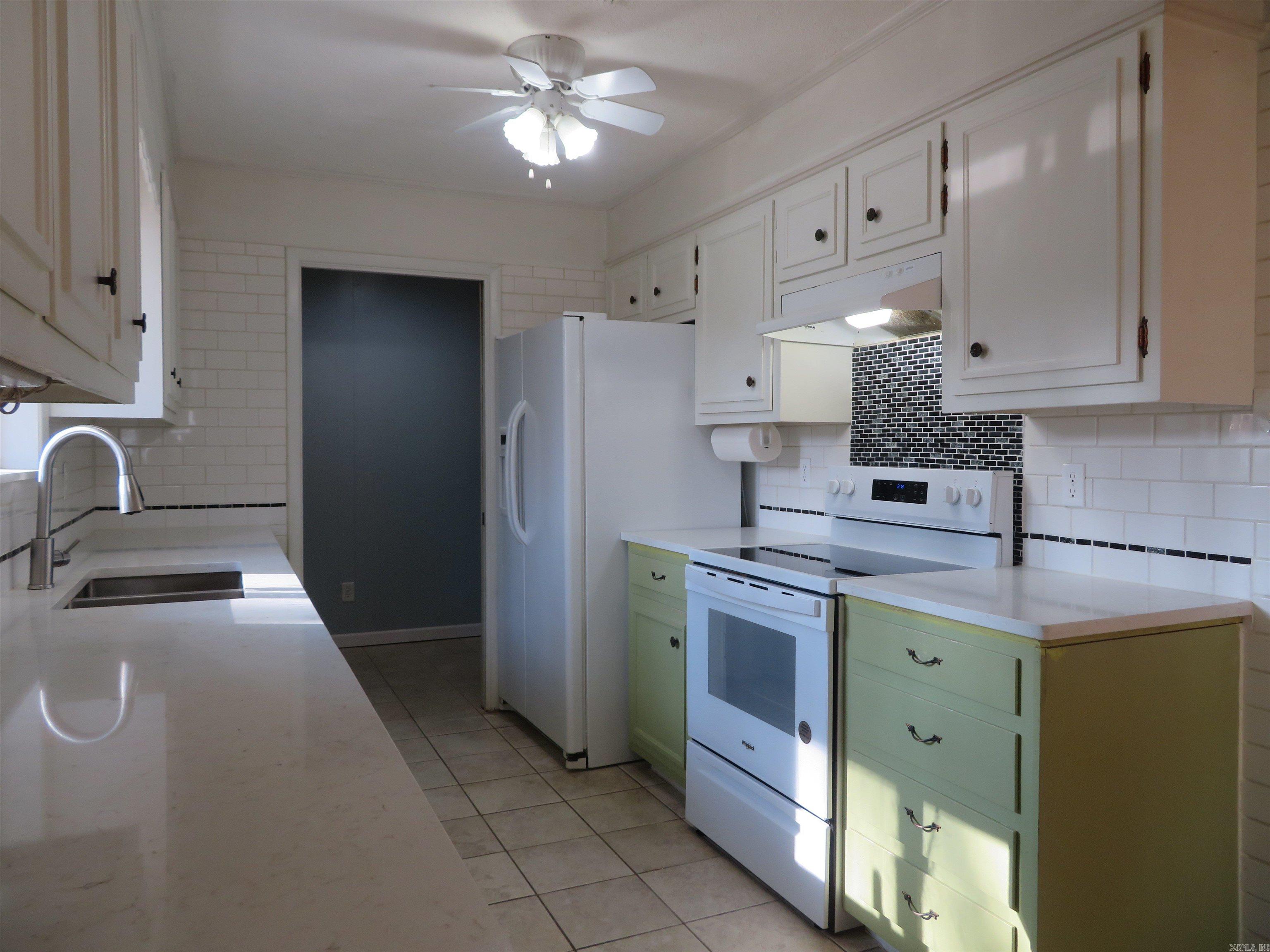 2043  Elaine  Arkadelphia, AR