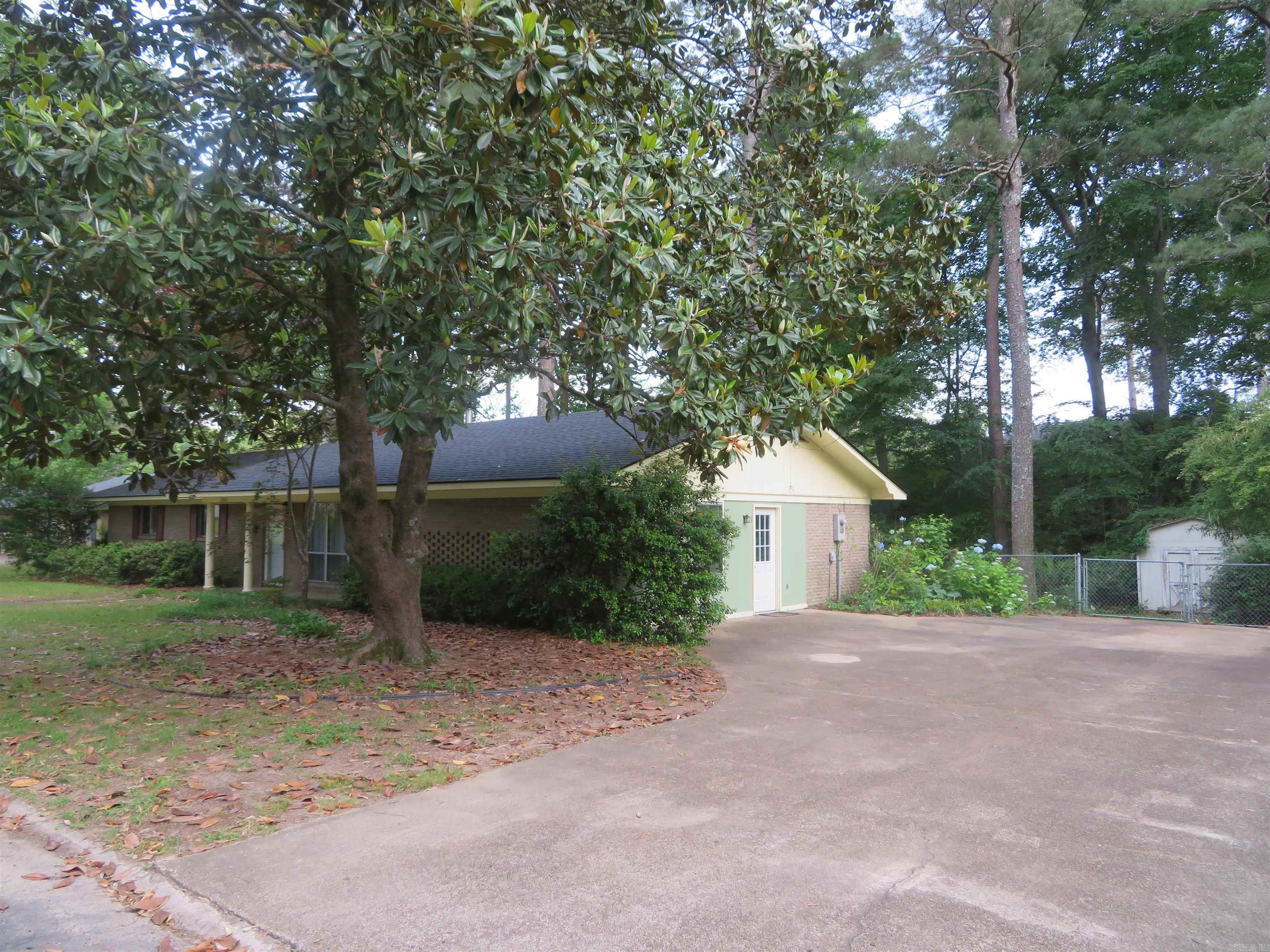 2043  Elaine  Arkadelphia, AR