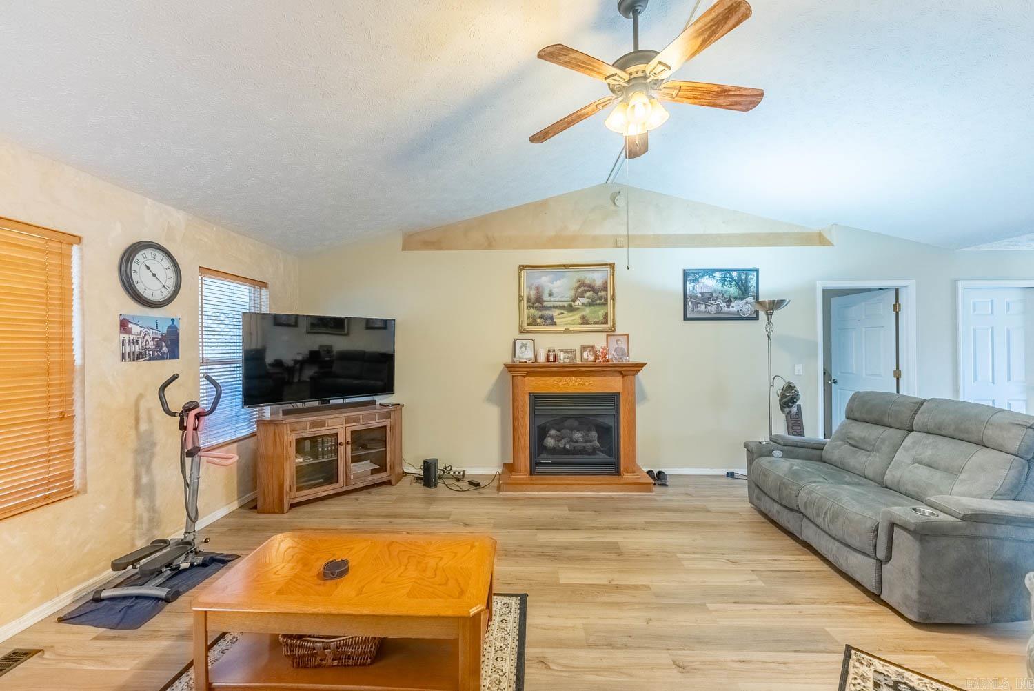 1364 Hampshire Circle Mountain Home, AR 72653