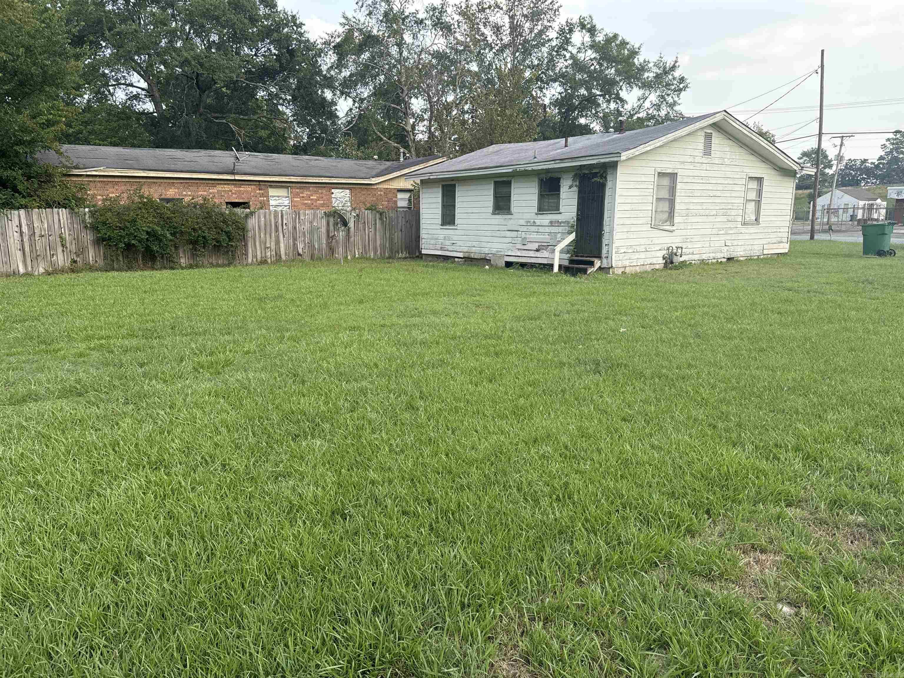 2701 W Pullen  Pine Bluff, AR