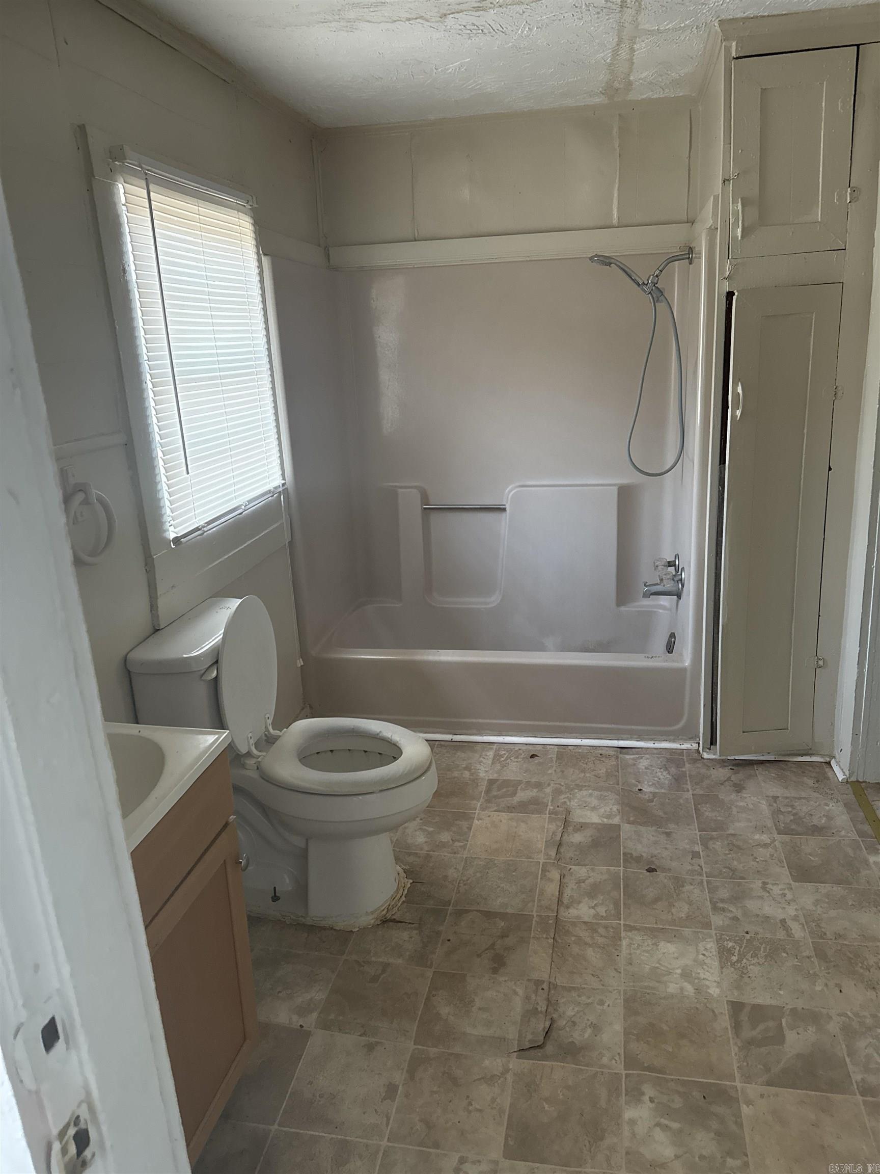 2706  Pullen  Pine Bluff, AR