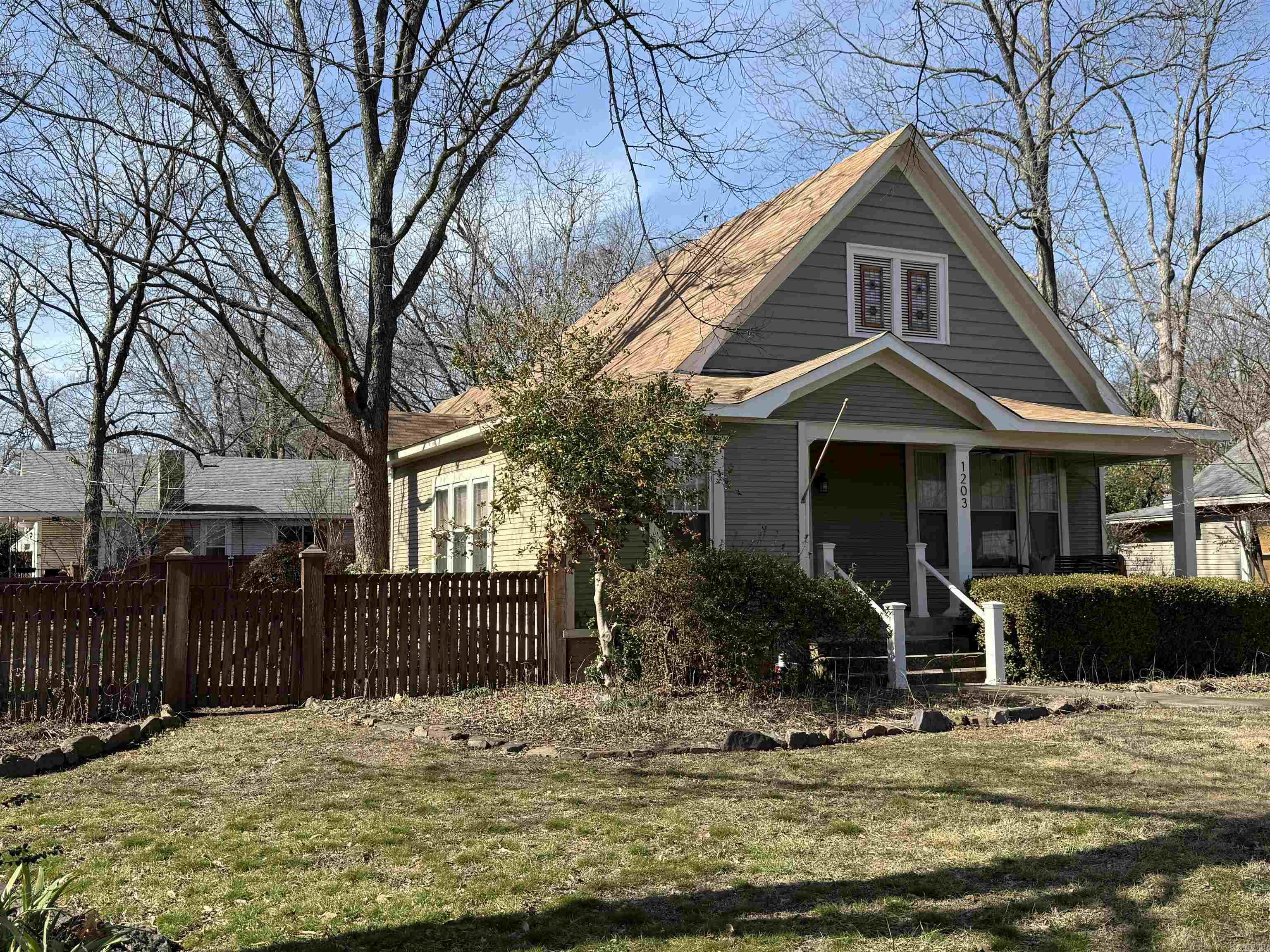 1203  Clifton  Conway, AR