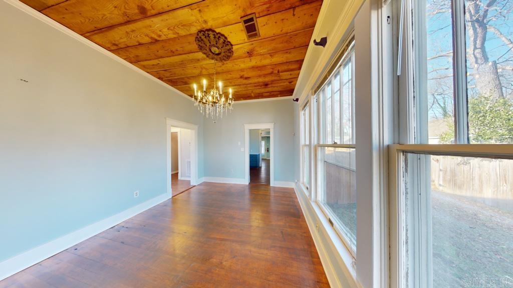 1203  Clifton  Conway, AR