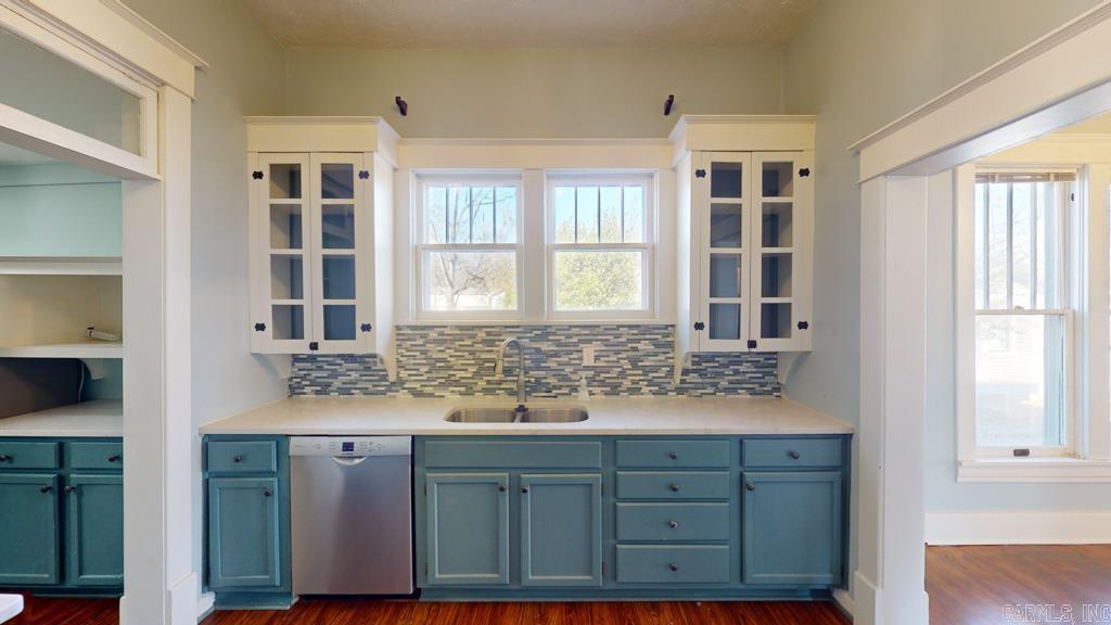 1203  Clifton  Conway, AR