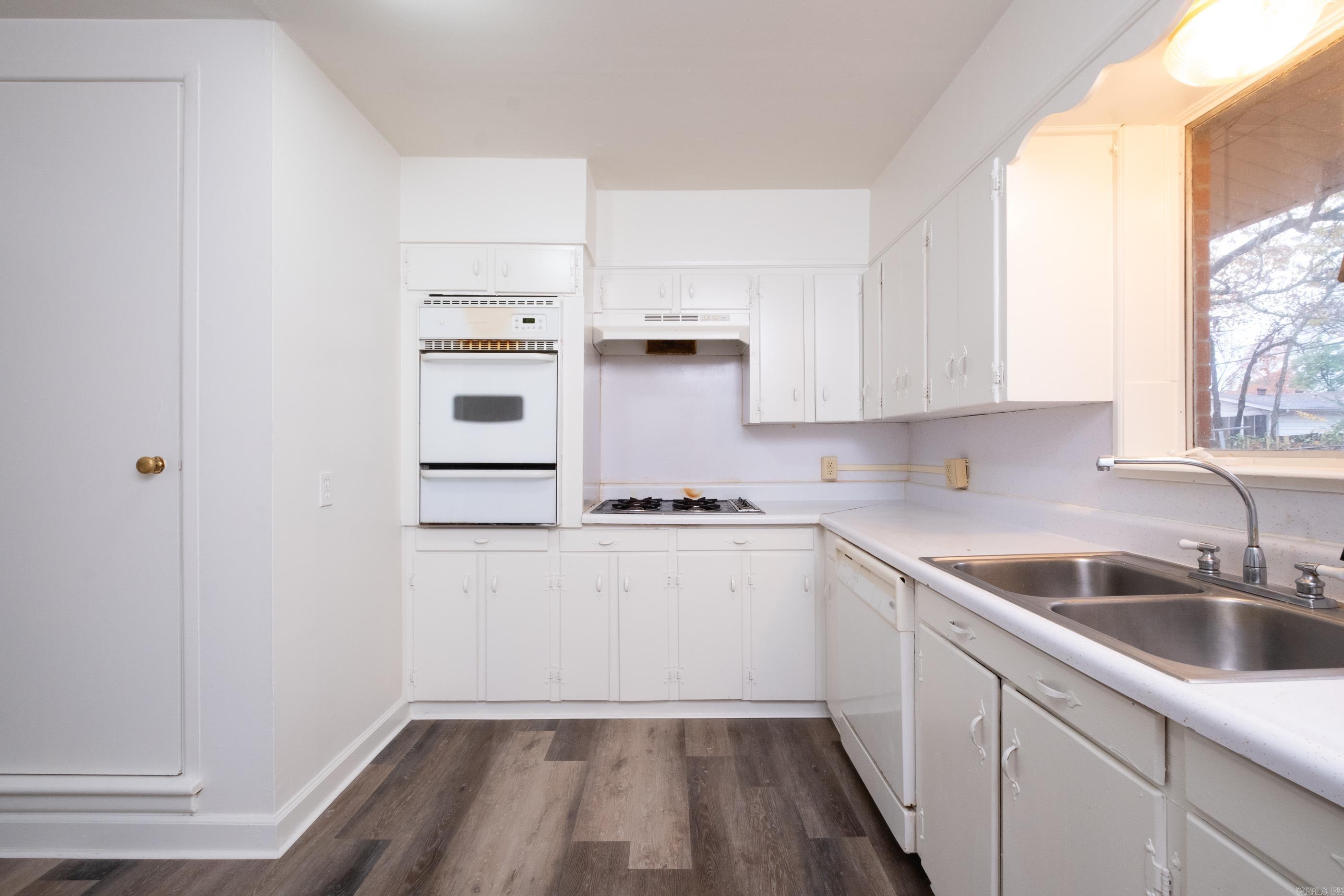 77  Broadmoor  Little Rock, AR