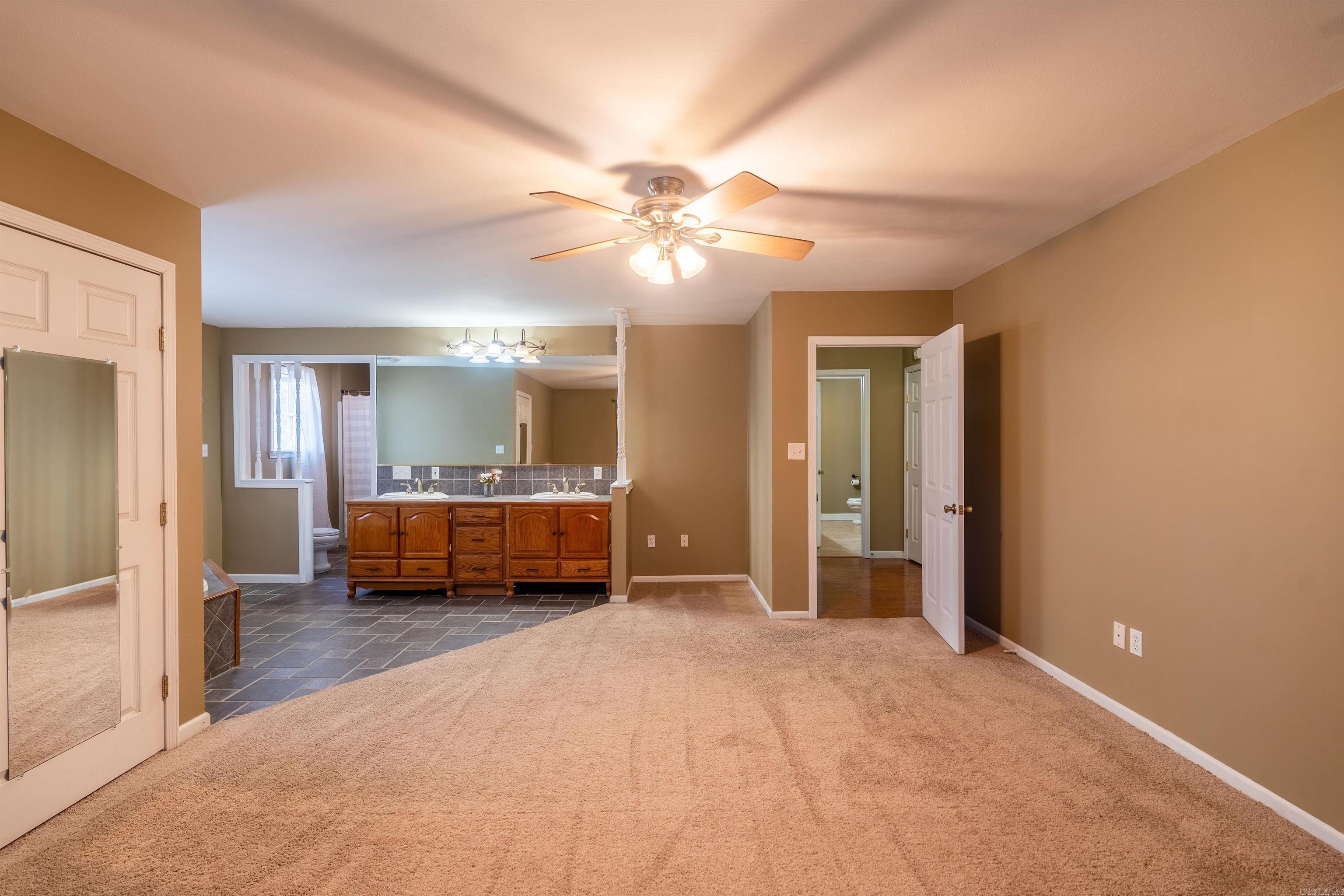 906  Holmes  Searcy, AR