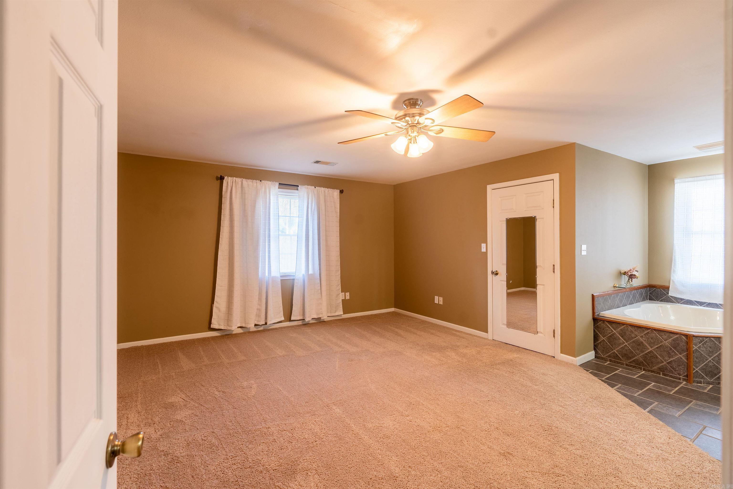 906  Holmes  Searcy, AR