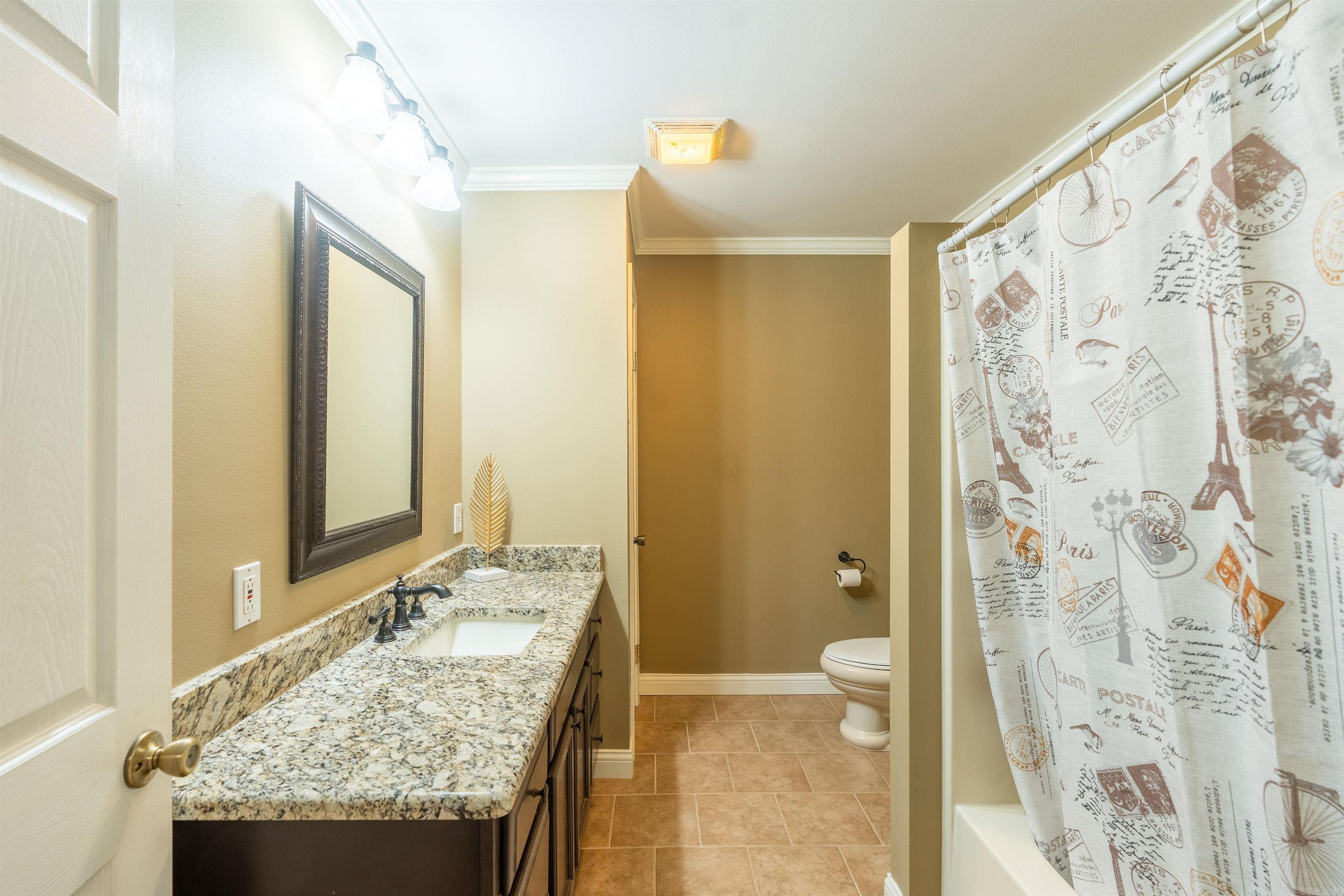 906  Holmes  Searcy, AR