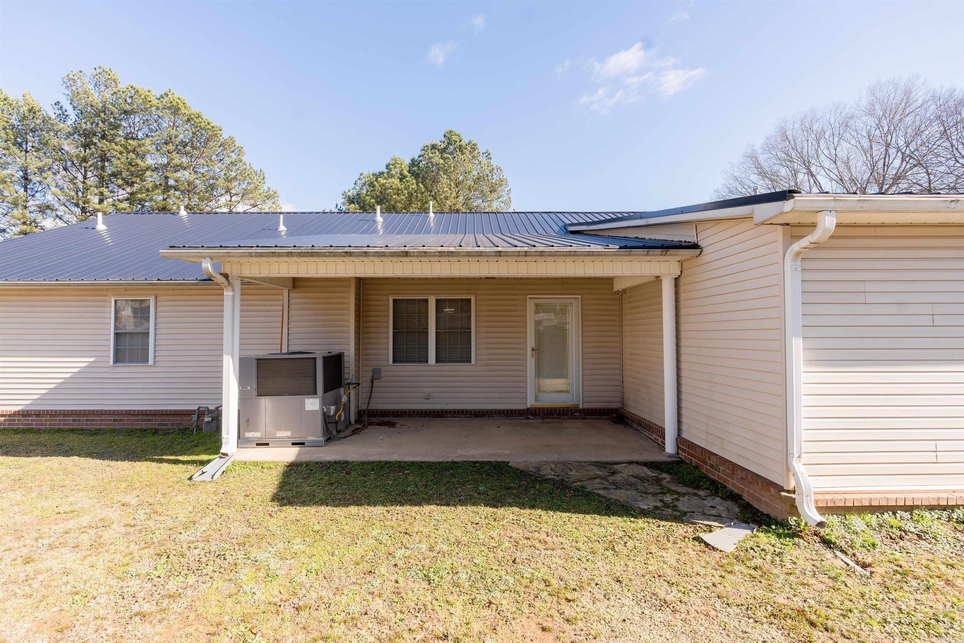906  Holmes  Searcy, AR