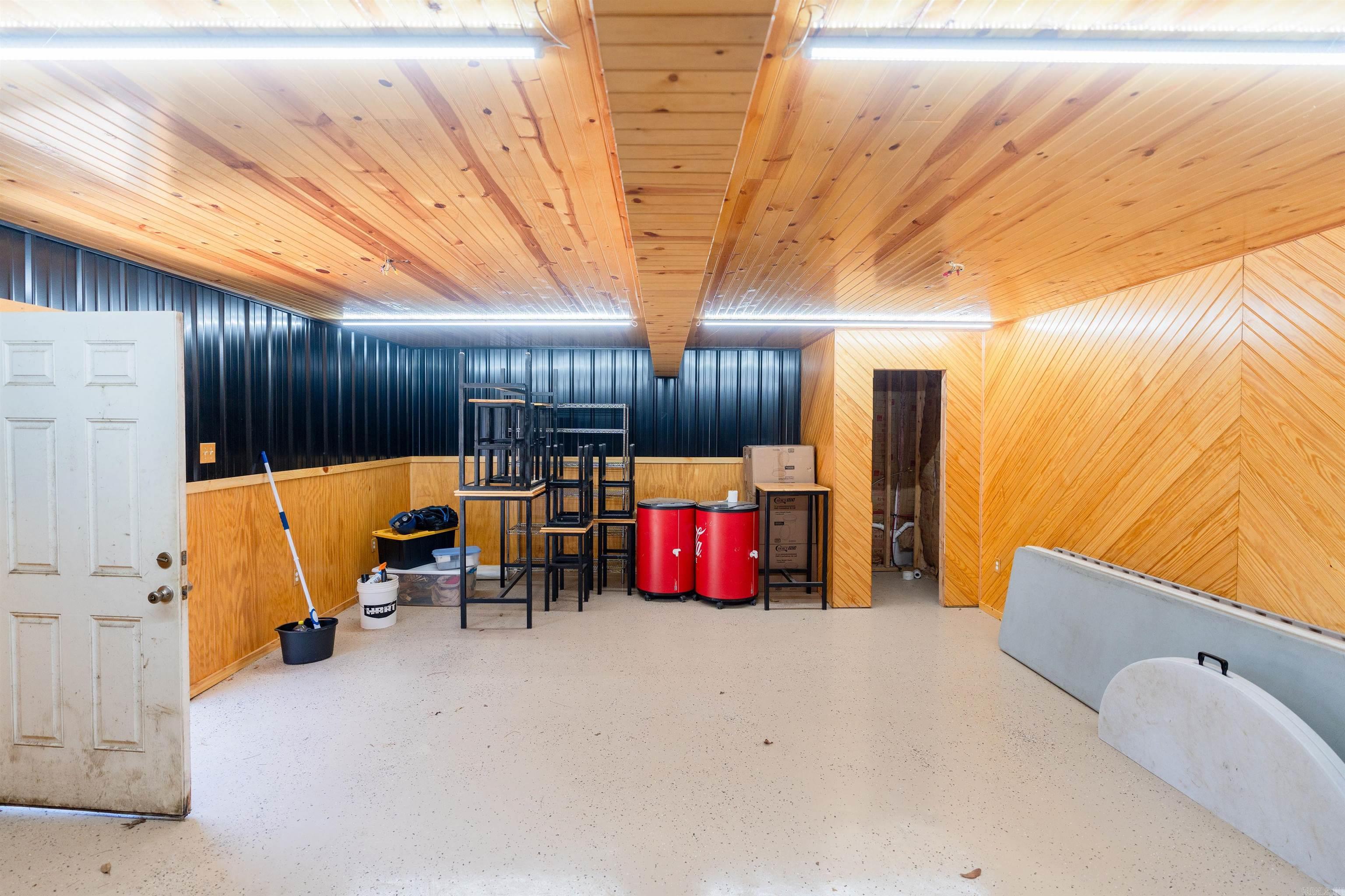 906  Holmes  Searcy, AR