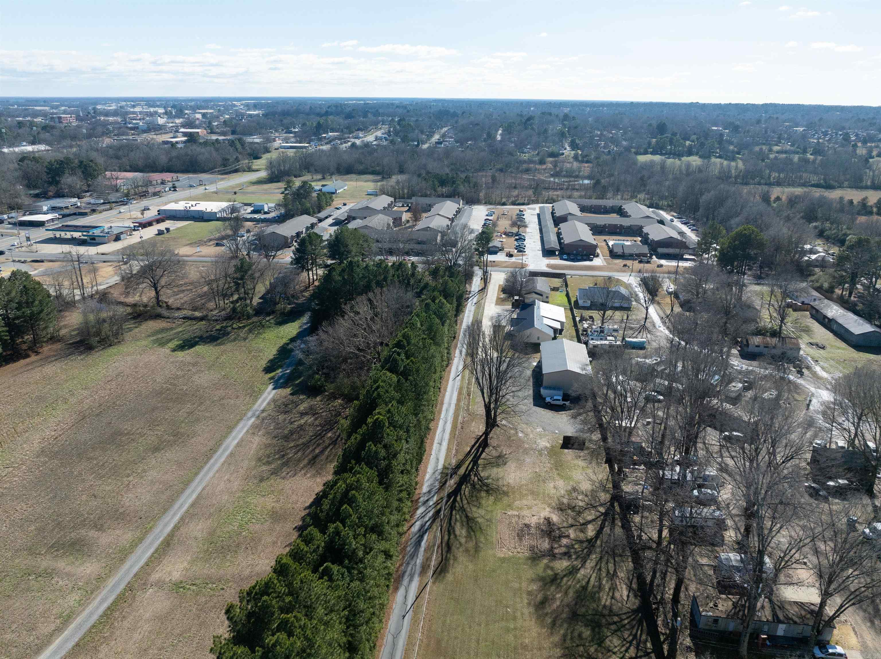906  Holmes  Searcy, AR