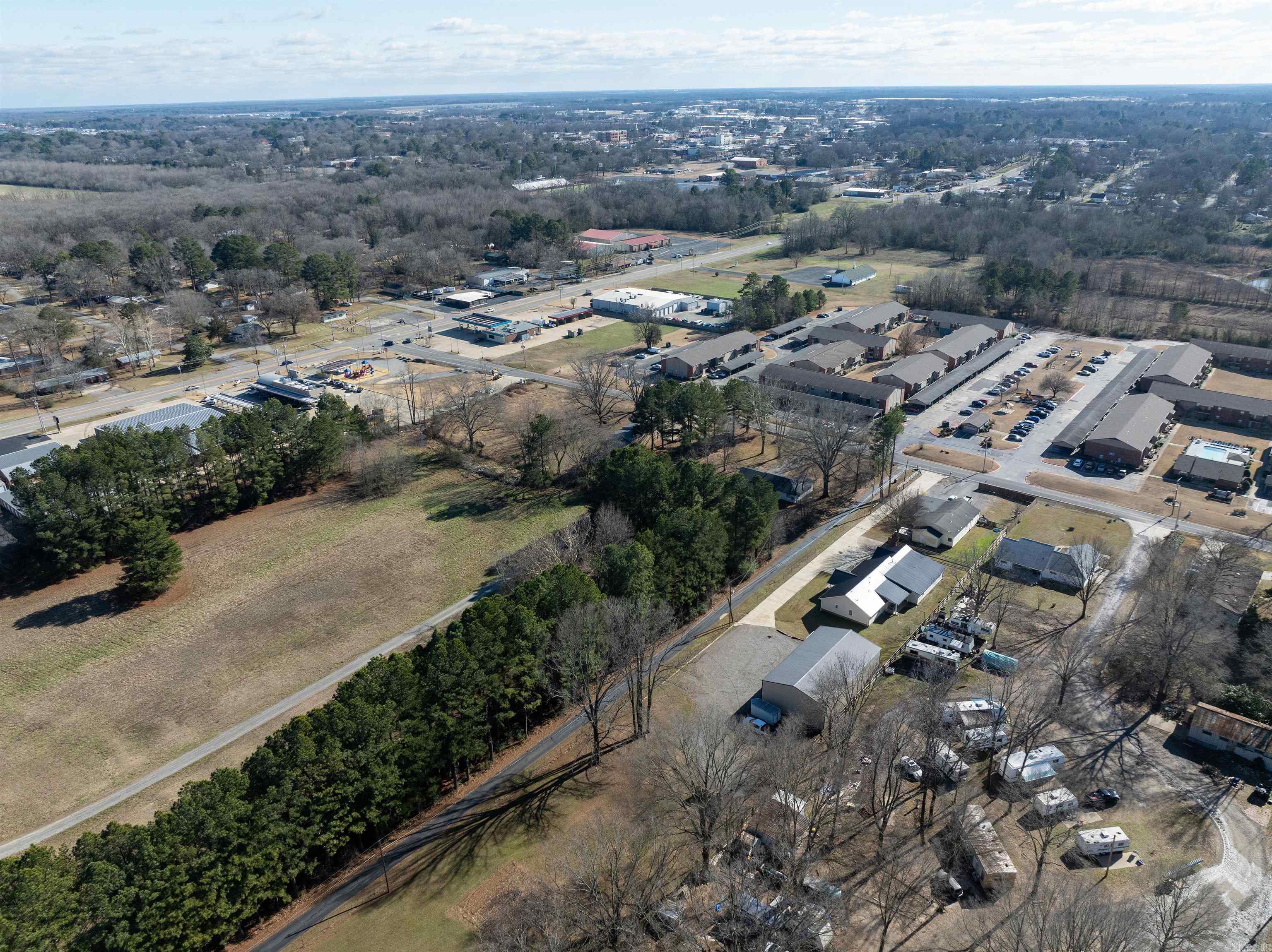 906  Holmes  Searcy, AR