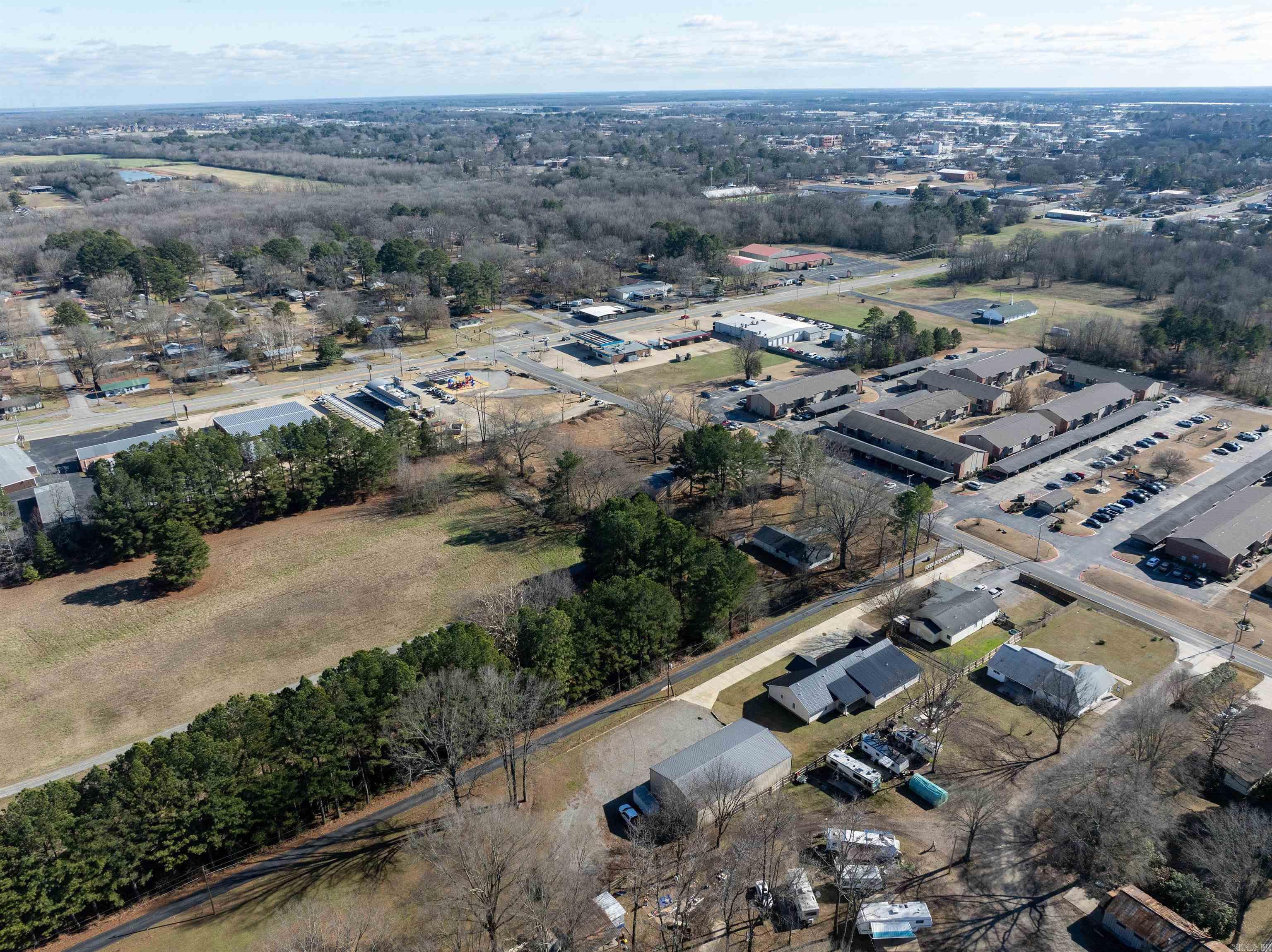 906  Holmes  Searcy, AR