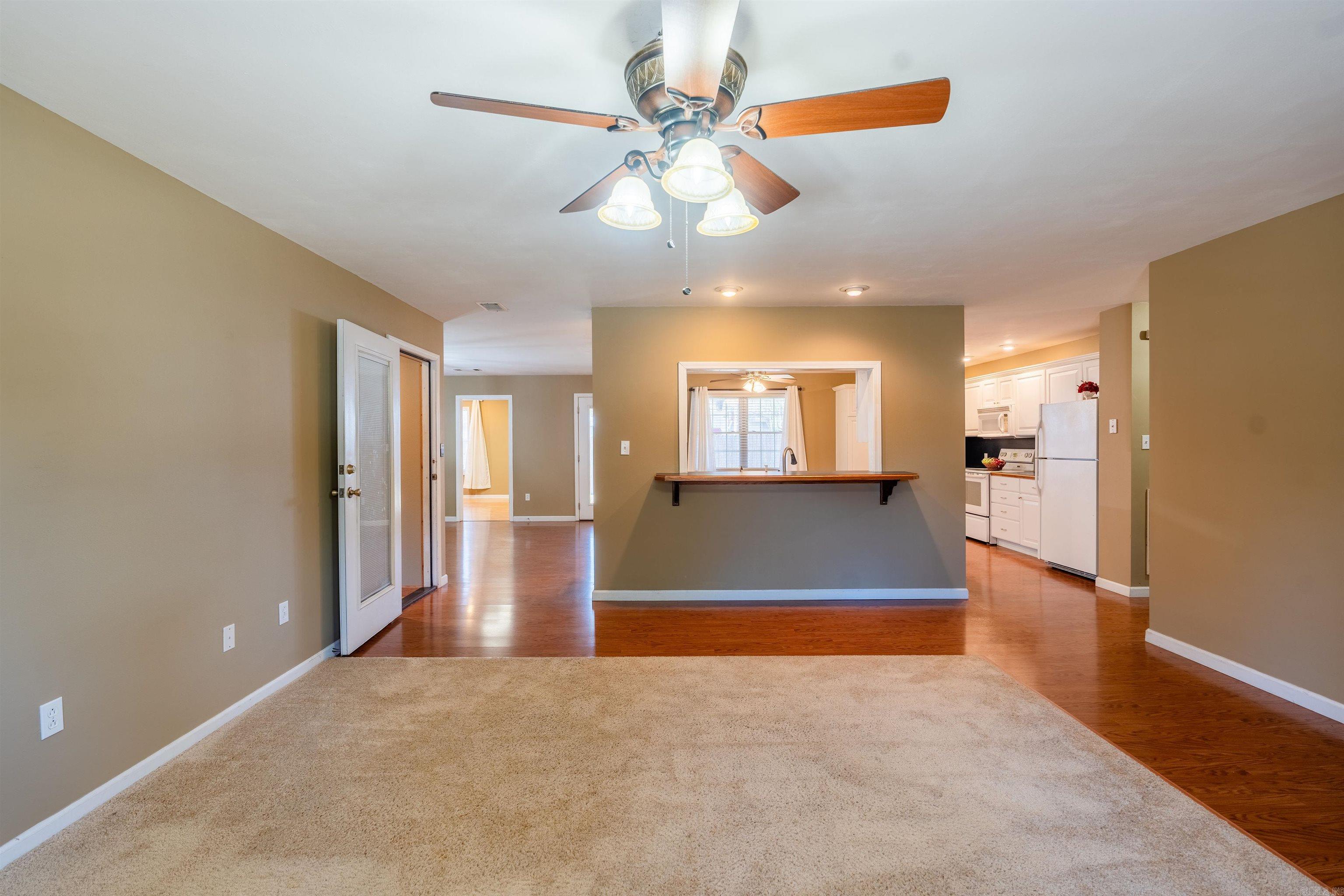906  Holmes  Searcy, AR