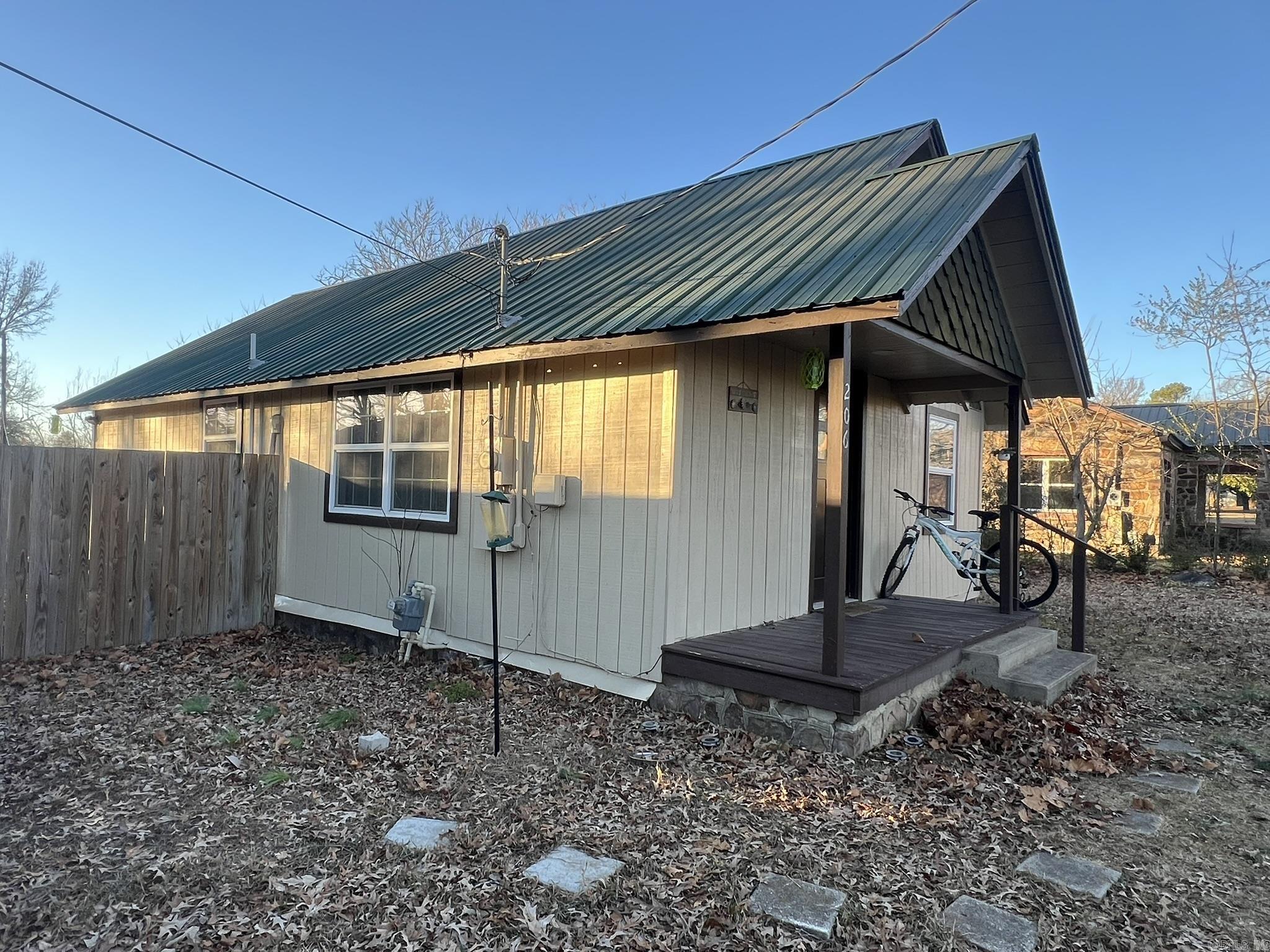 206 N Adams  Mena, AR