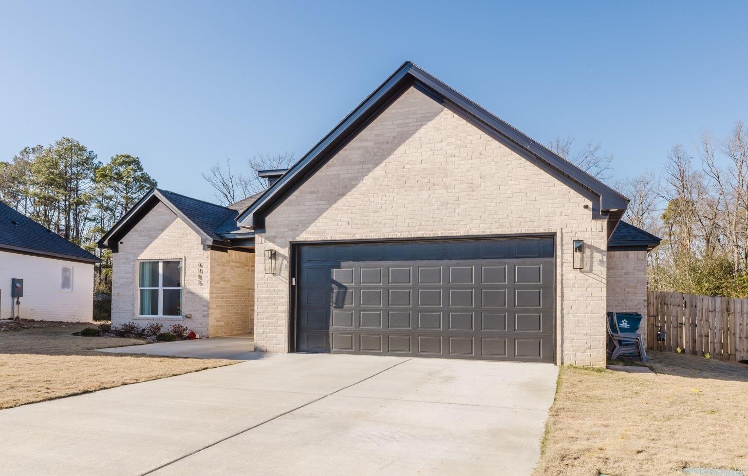 6085  Coral Ridge  Bryant, AR