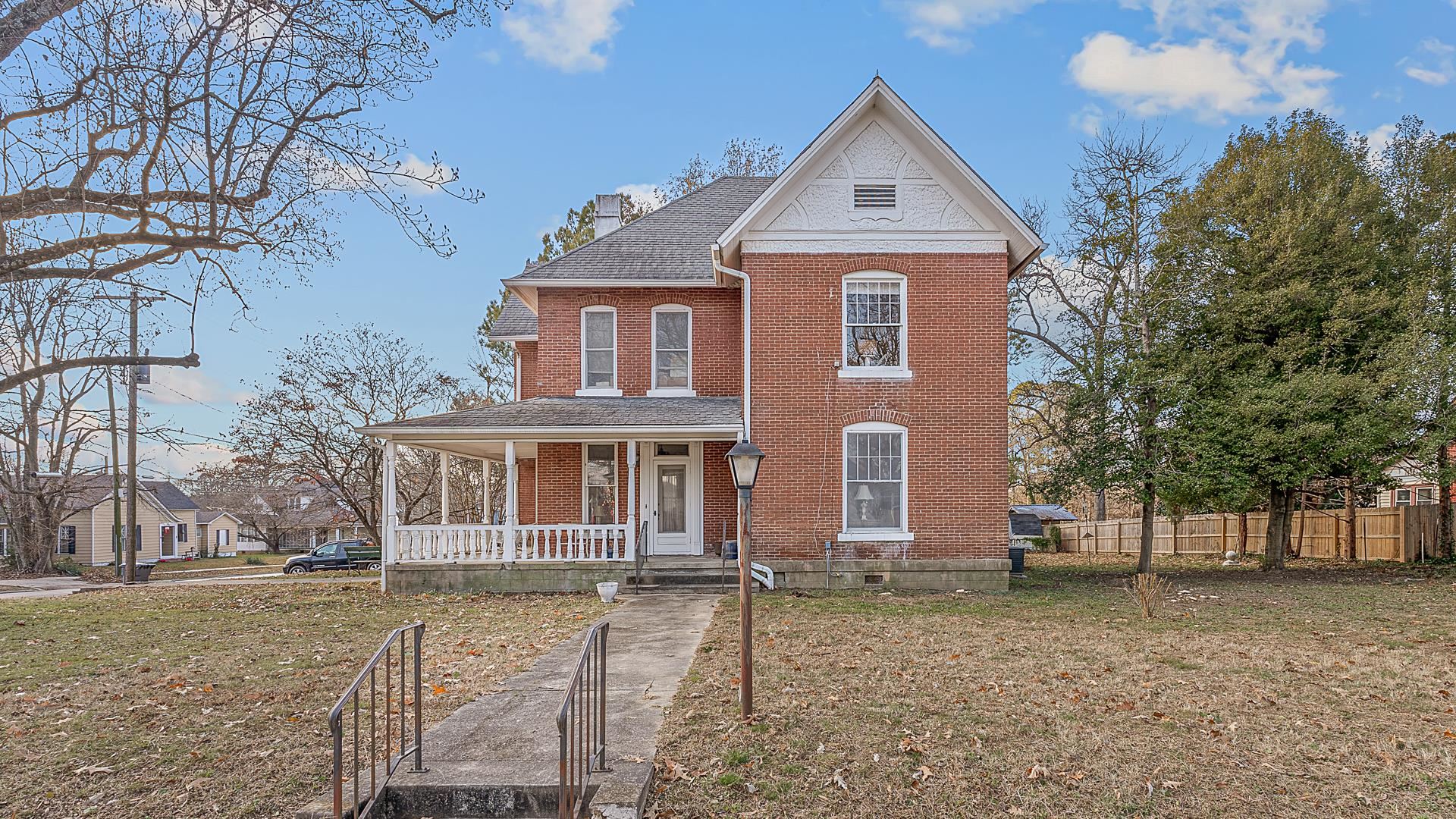 642 W Matthews  Jonesboro, AR