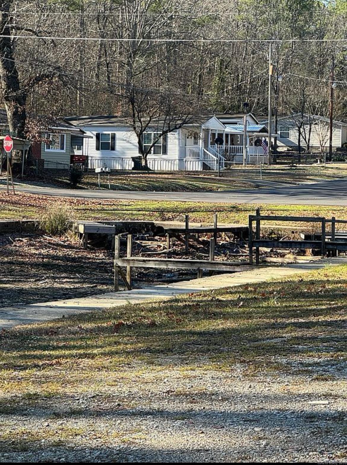 233  Bayside  Hot Springs, AR